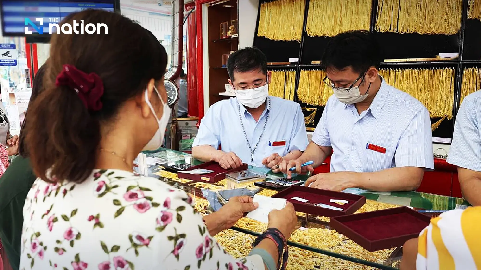 Thai gold prices end THB2,450 lower after 38 daily revisions
