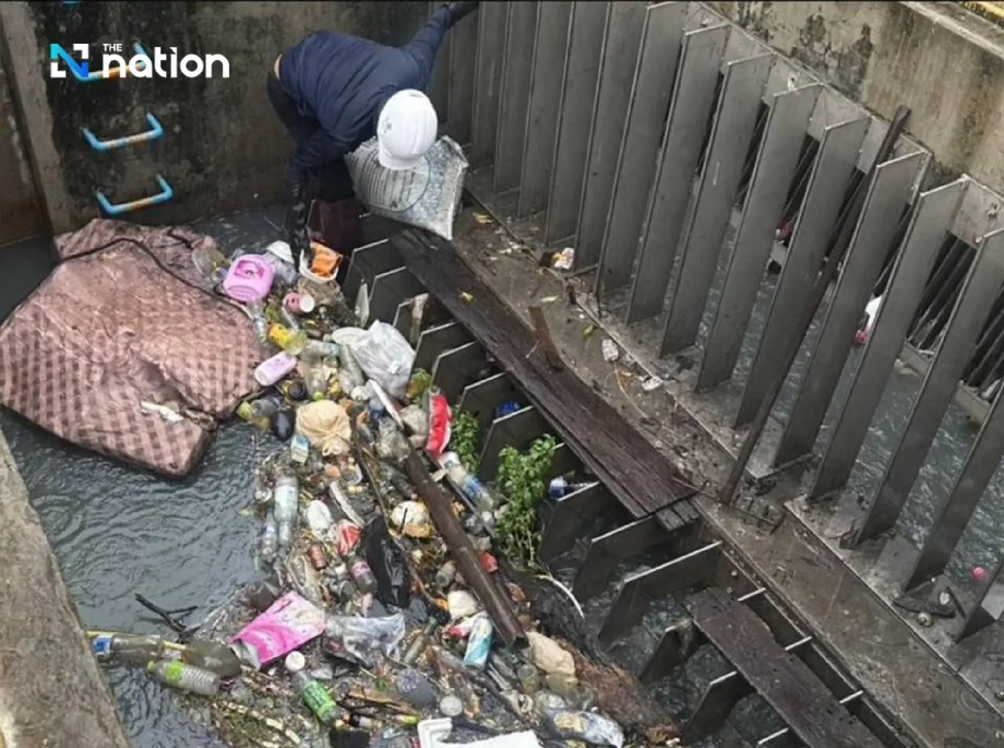 BMA blames Bangkok flooding on low-lying terrain, heavy rain and rubbish-clogged drains