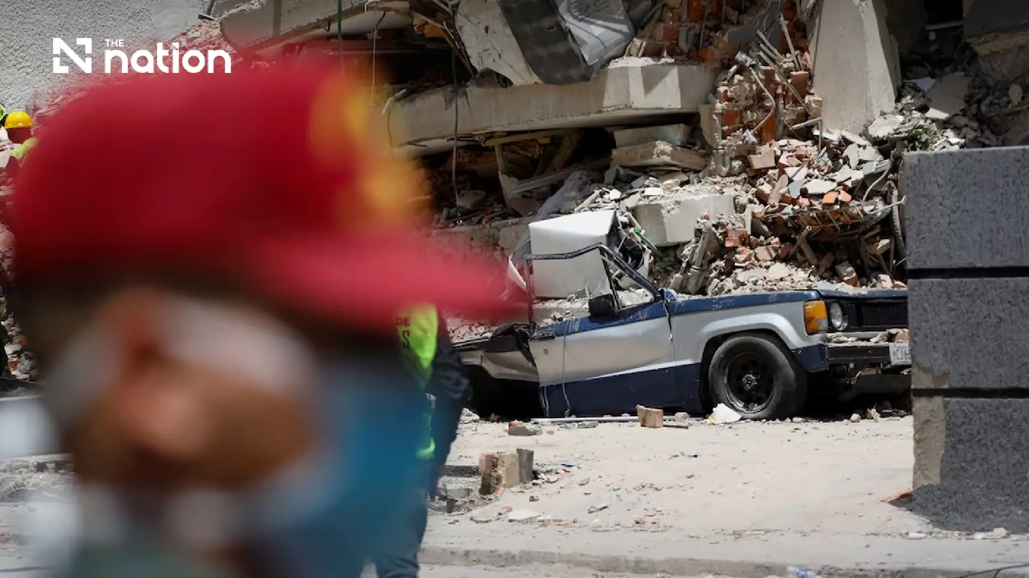 Venezuela hit by fresh quake as toll tops 900