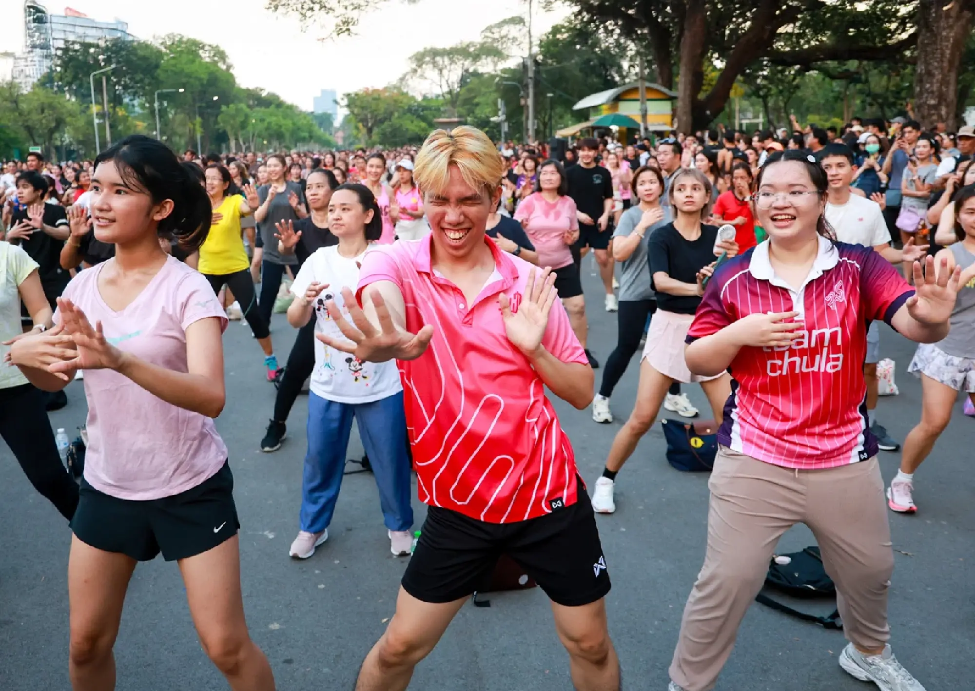 Lumpini Park's Aerobics Scene: Bangkok's Outdoor Fitness Phenomenon Goes Viral