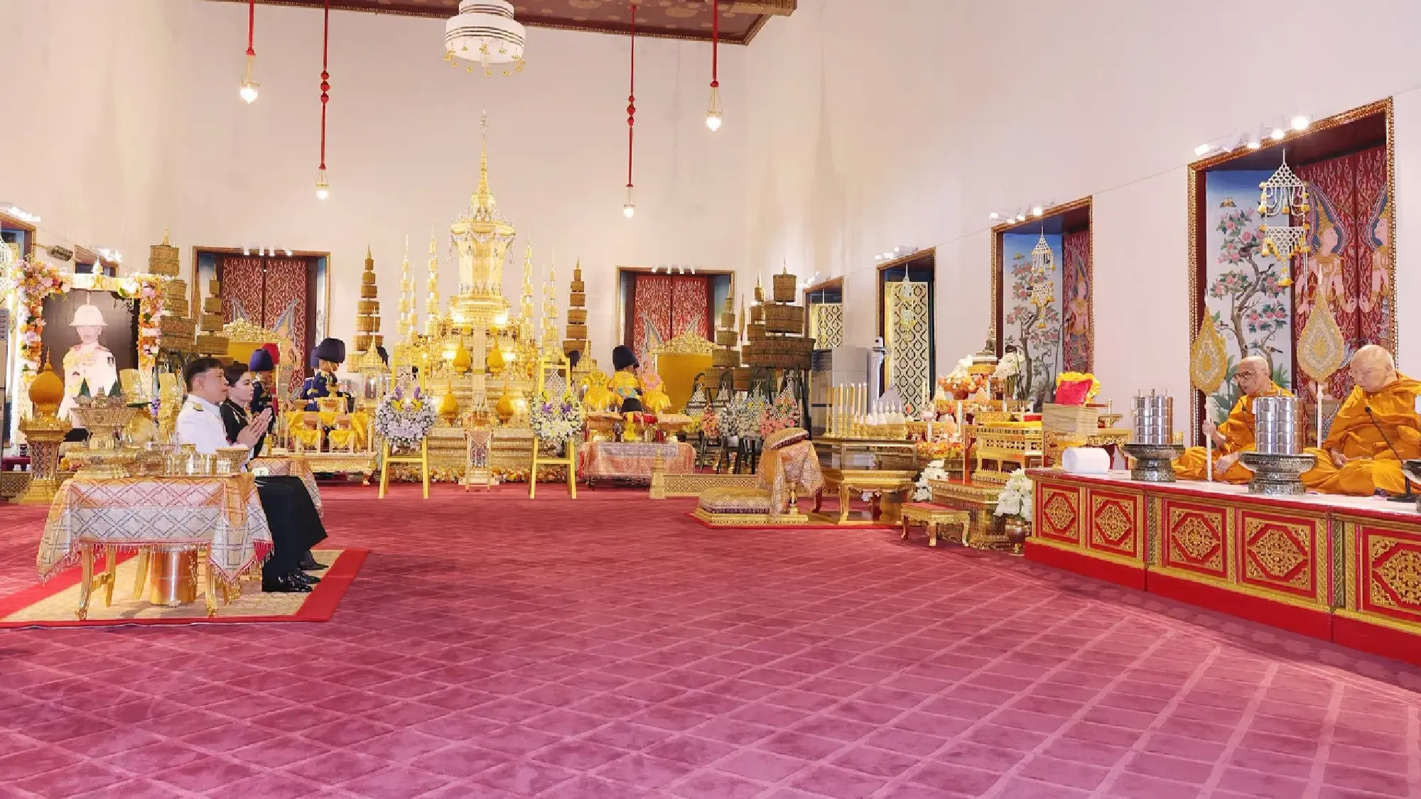 Their Majesties Preside Over Royal Merit-Making Rite Commemorating 15th Day Following Demise of Princess Bajrakitiyabha