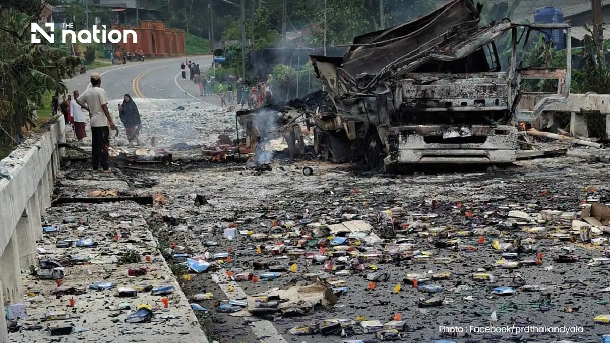 Truck arson shuts Yala-Betong route as defence volunteer killed in Pattani
