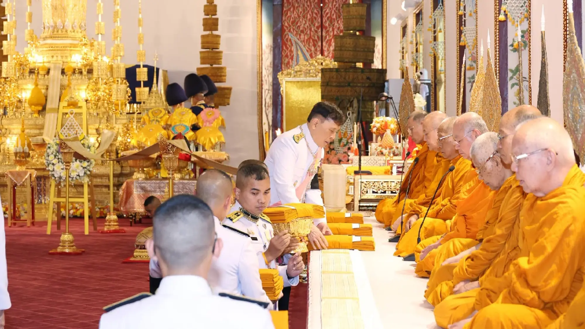 Their Majesties Preside Over Royal Merit-Making Rite Commemorating 15th Day Following Demise of Princess Bajrakitiyabha