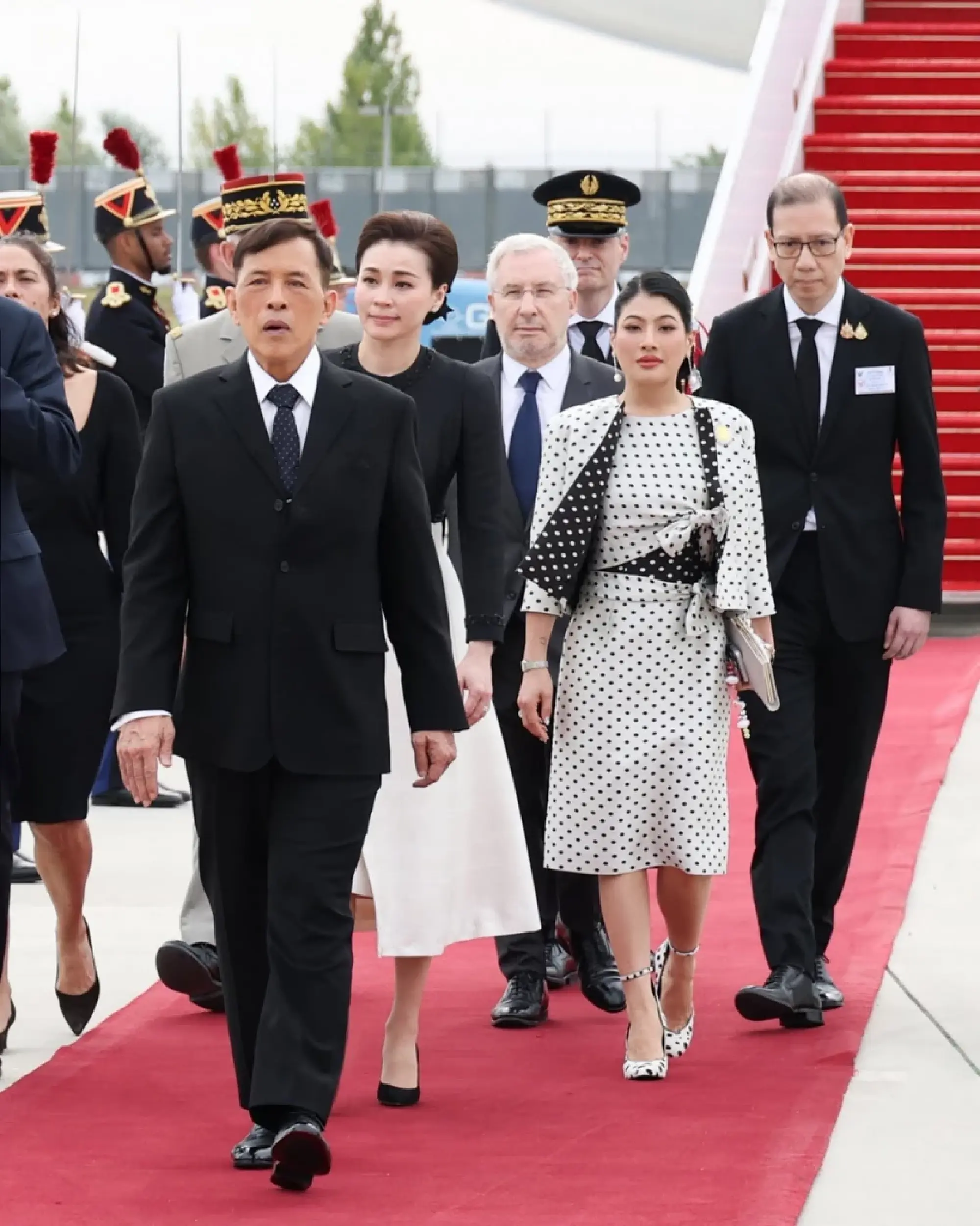 Their Majesties arrive in Paris to mark 170 years of Thai-French ties
