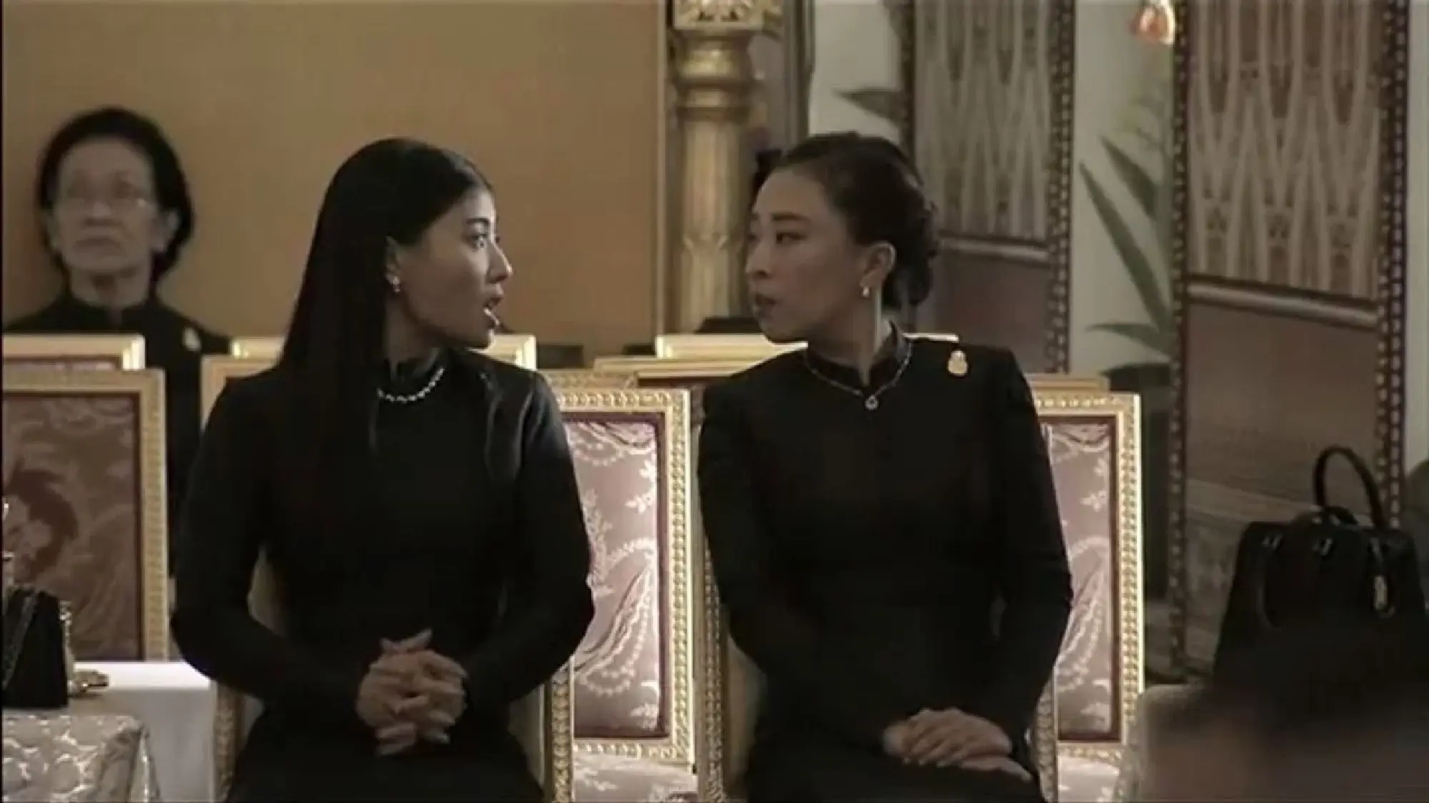 Princess Sirivannavari pays tribute to Princess Bajrakitiyabha