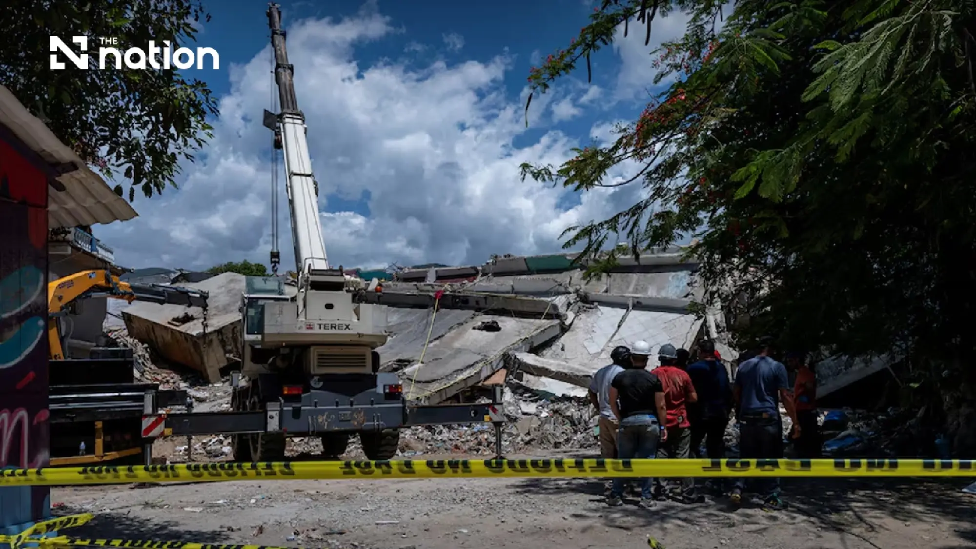 Survivors criticise slow aid as Venezuela quake rescues enter critical stage