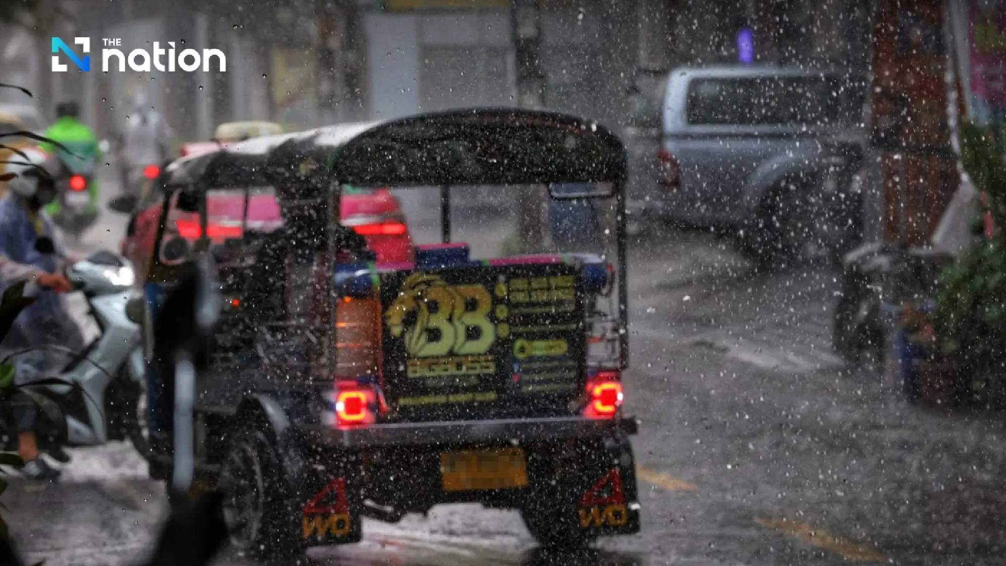 TMD warns of heavy rain nationwide as Bangkok showers expected to linger