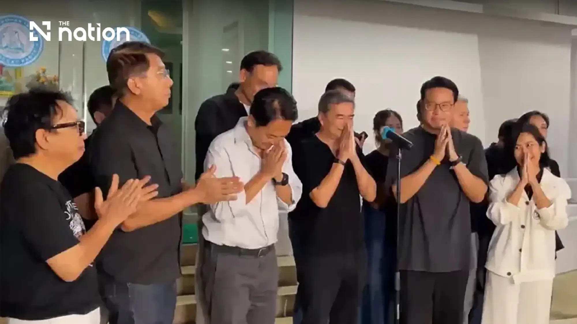 Anucha concedes Bangkok governor race as Chadchart leads early count