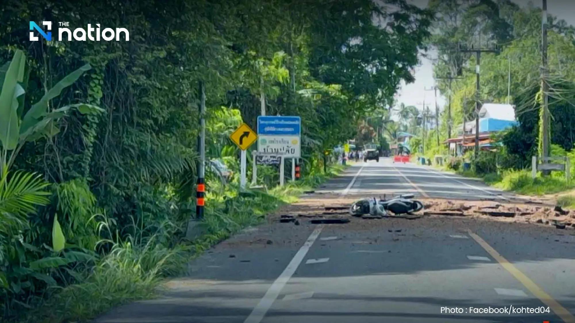 Three injured in roadside bombing outside Yala school