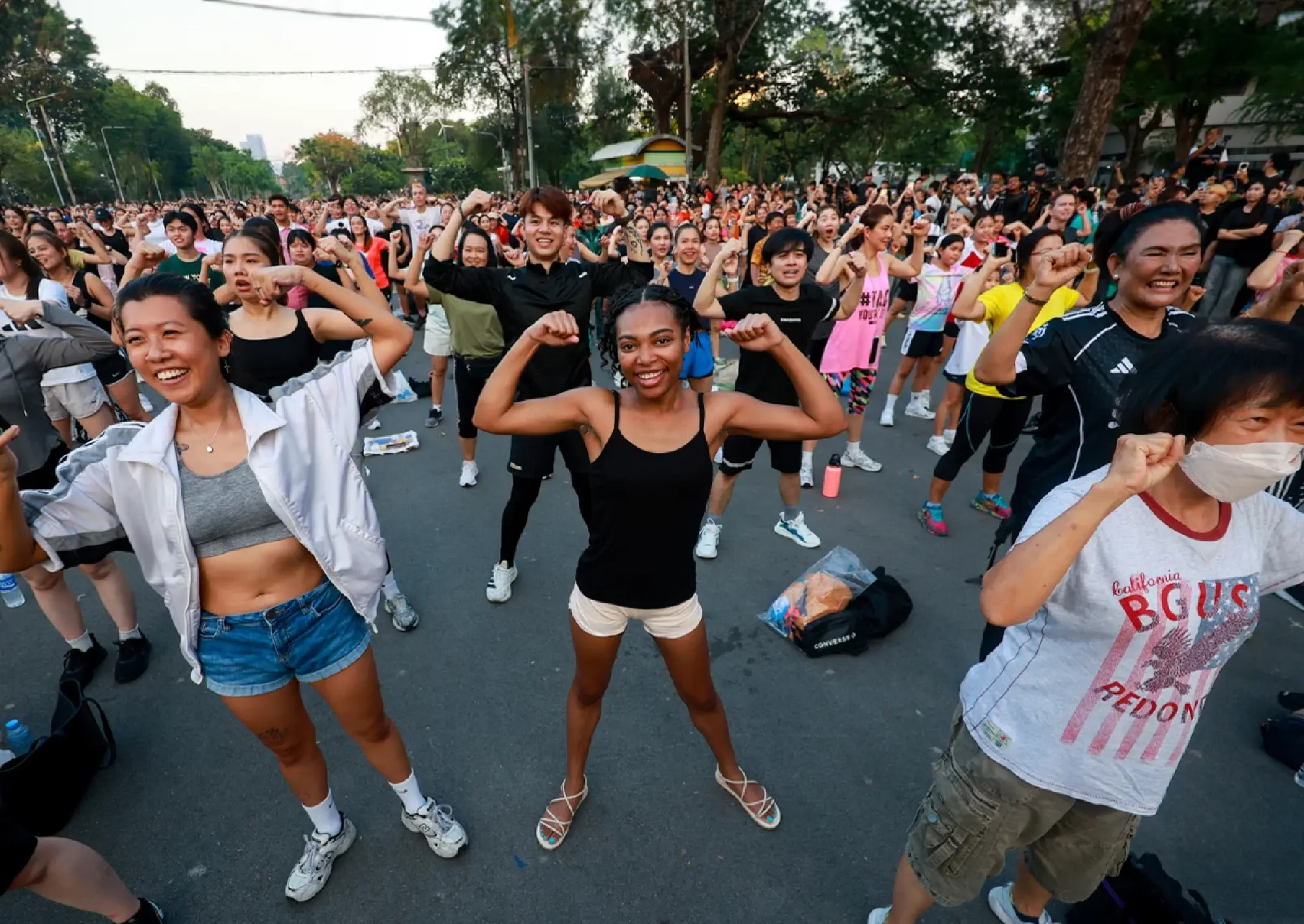 Lumpini Park's Aerobics Scene: Bangkok's Outdoor Fitness Phenomenon Goes Viral