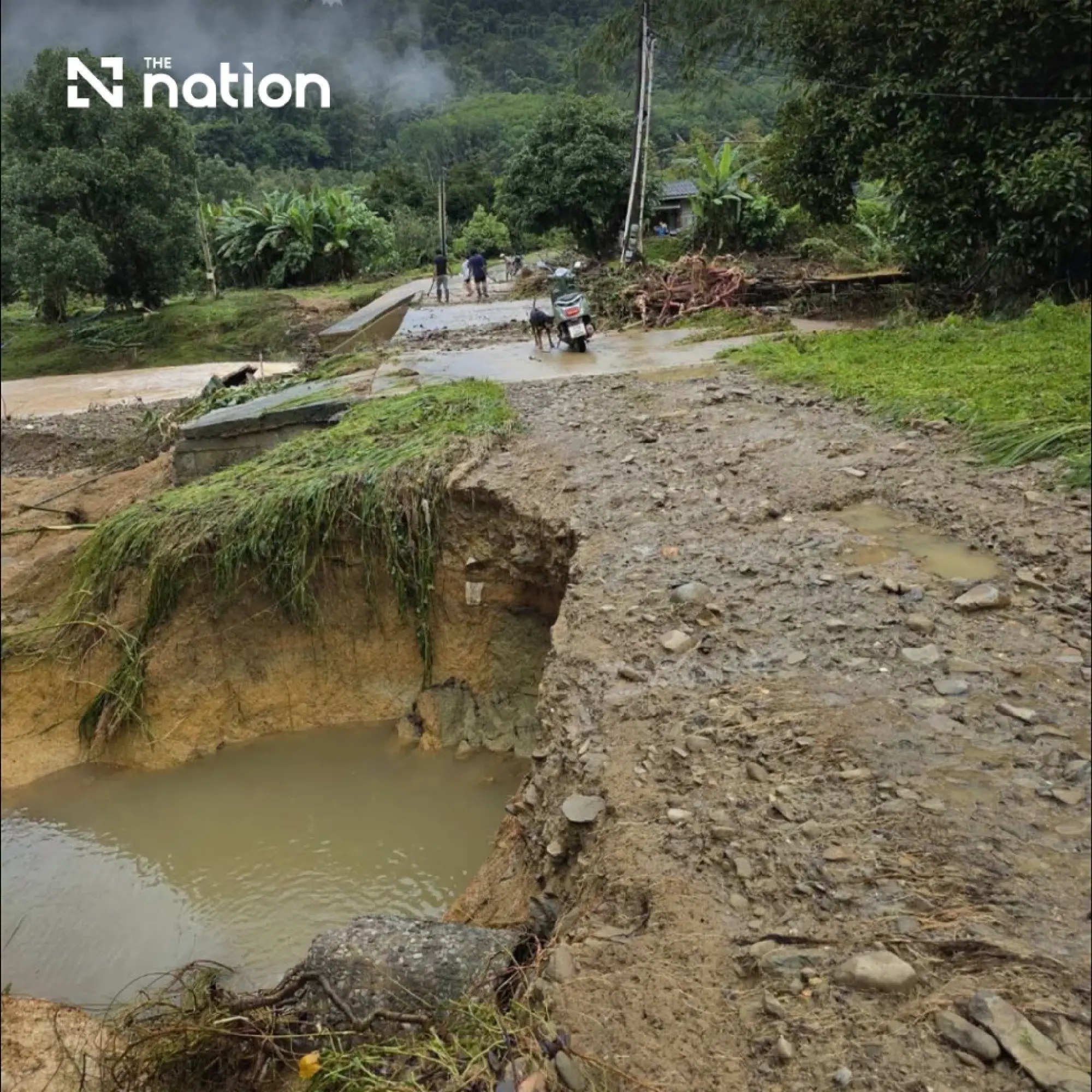 Flash floods hit Chanthaburi homes and resorts as rain alert persists