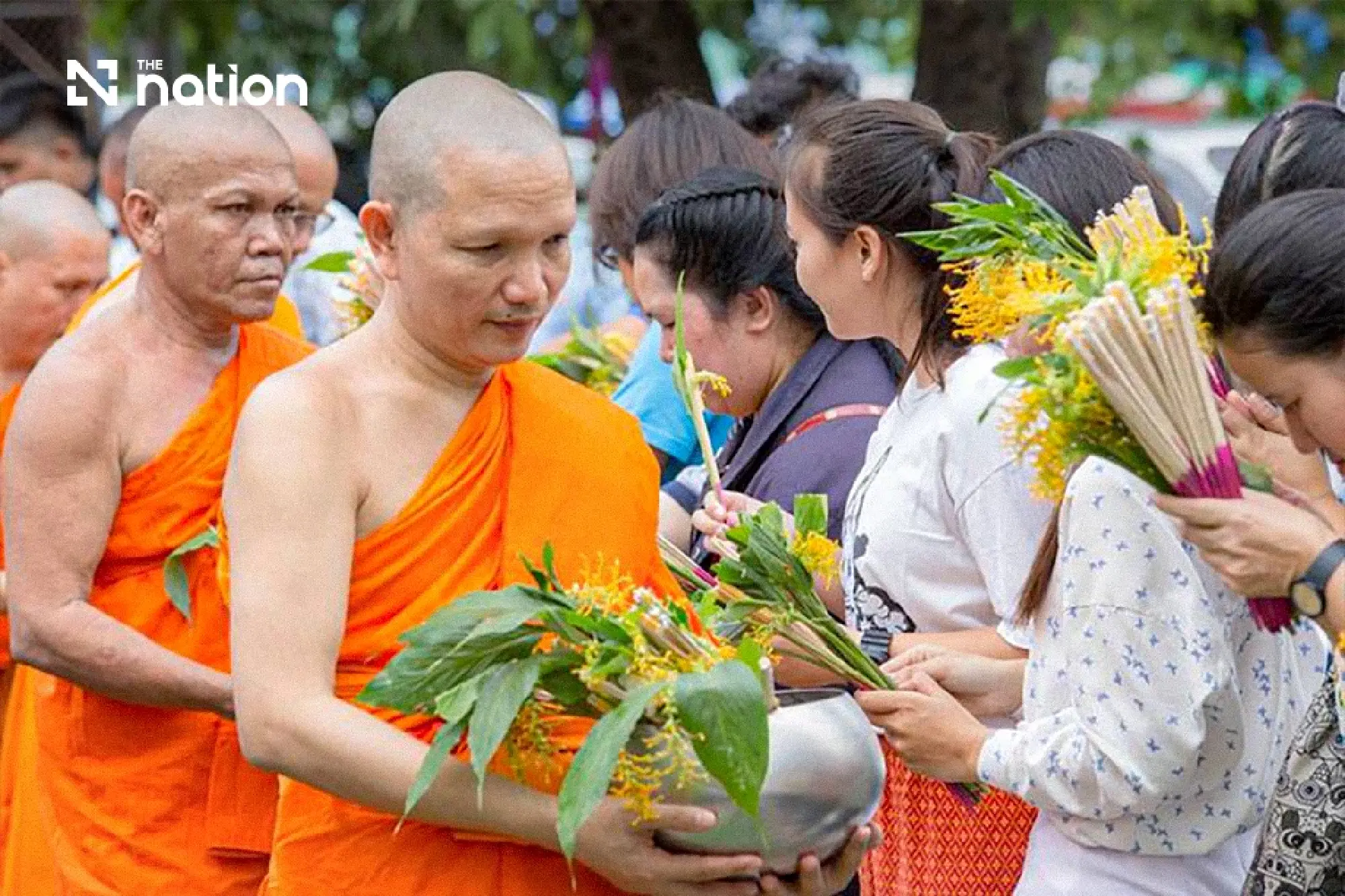 KIHA 183 takes travellers to Saraburi for century-old flower rite 
