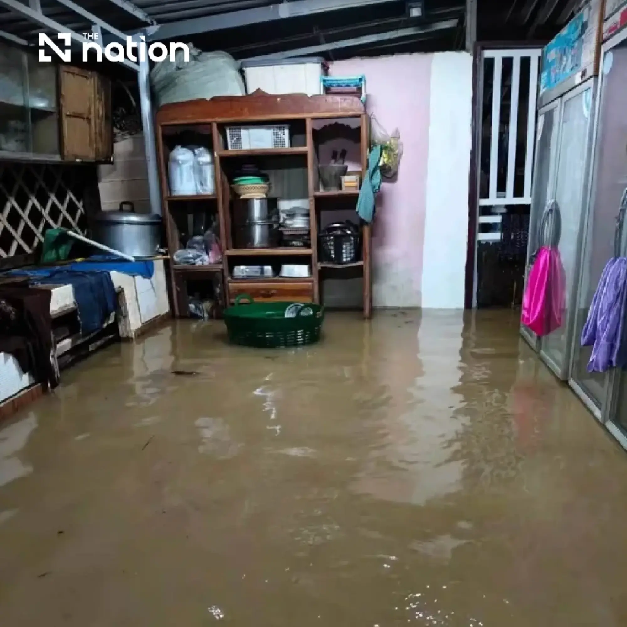 Flash floods hit Chanthaburi homes and resorts as rain alert persists