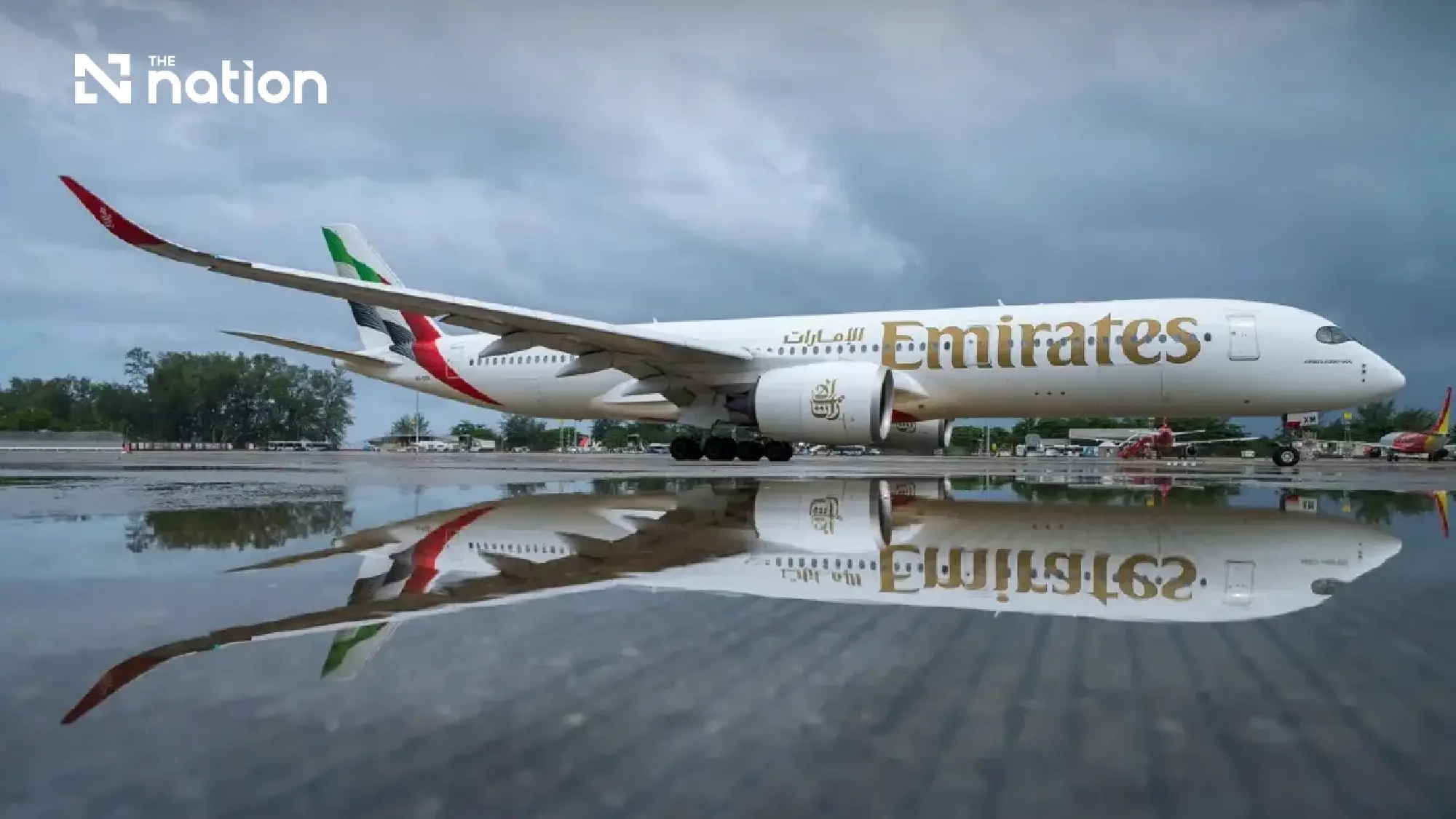 Emirates boosts Phuket service with third daily A350 flight