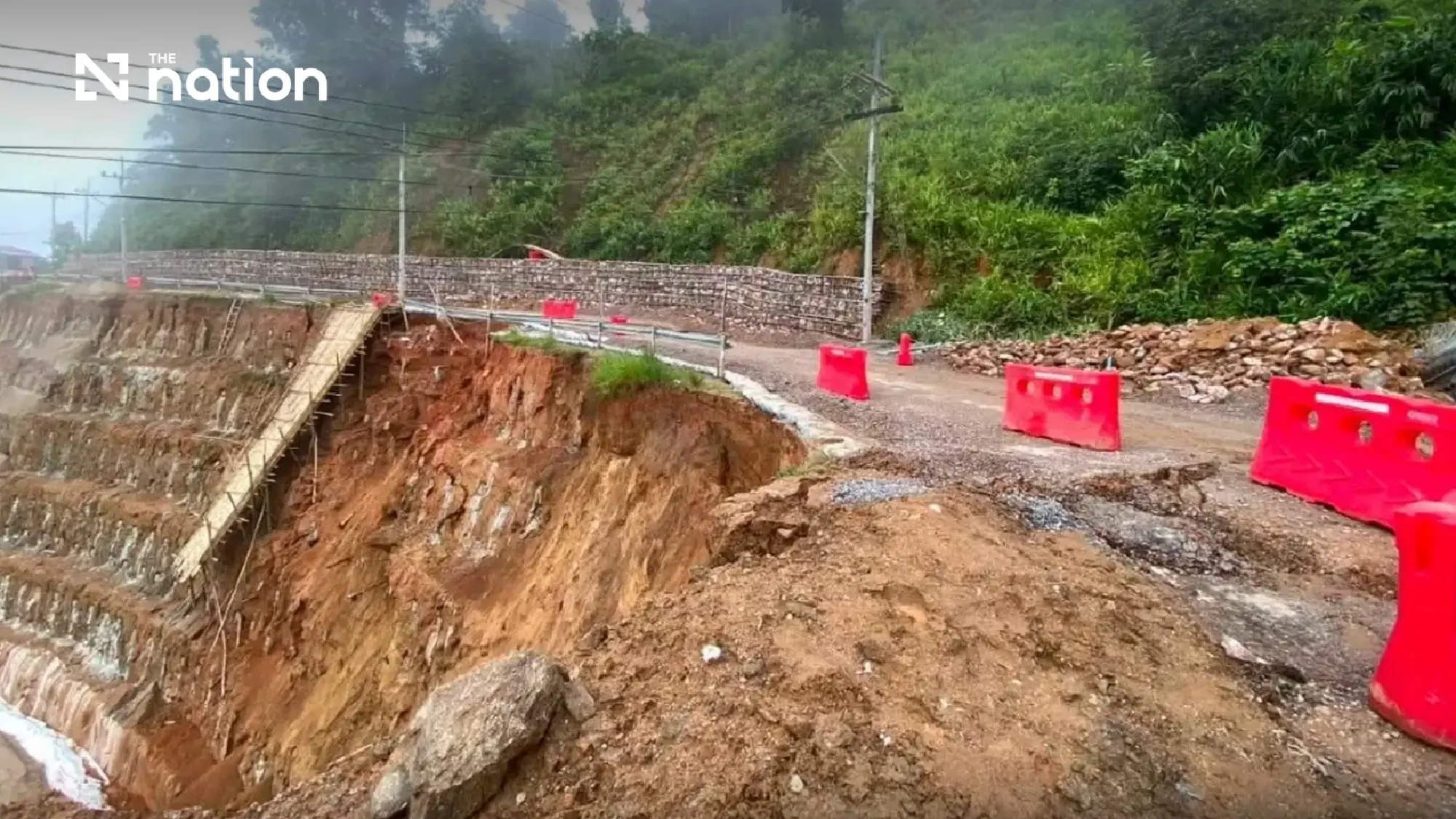Highway 1314 in Chiang Mai closed after land subsidence raises collapse risk
