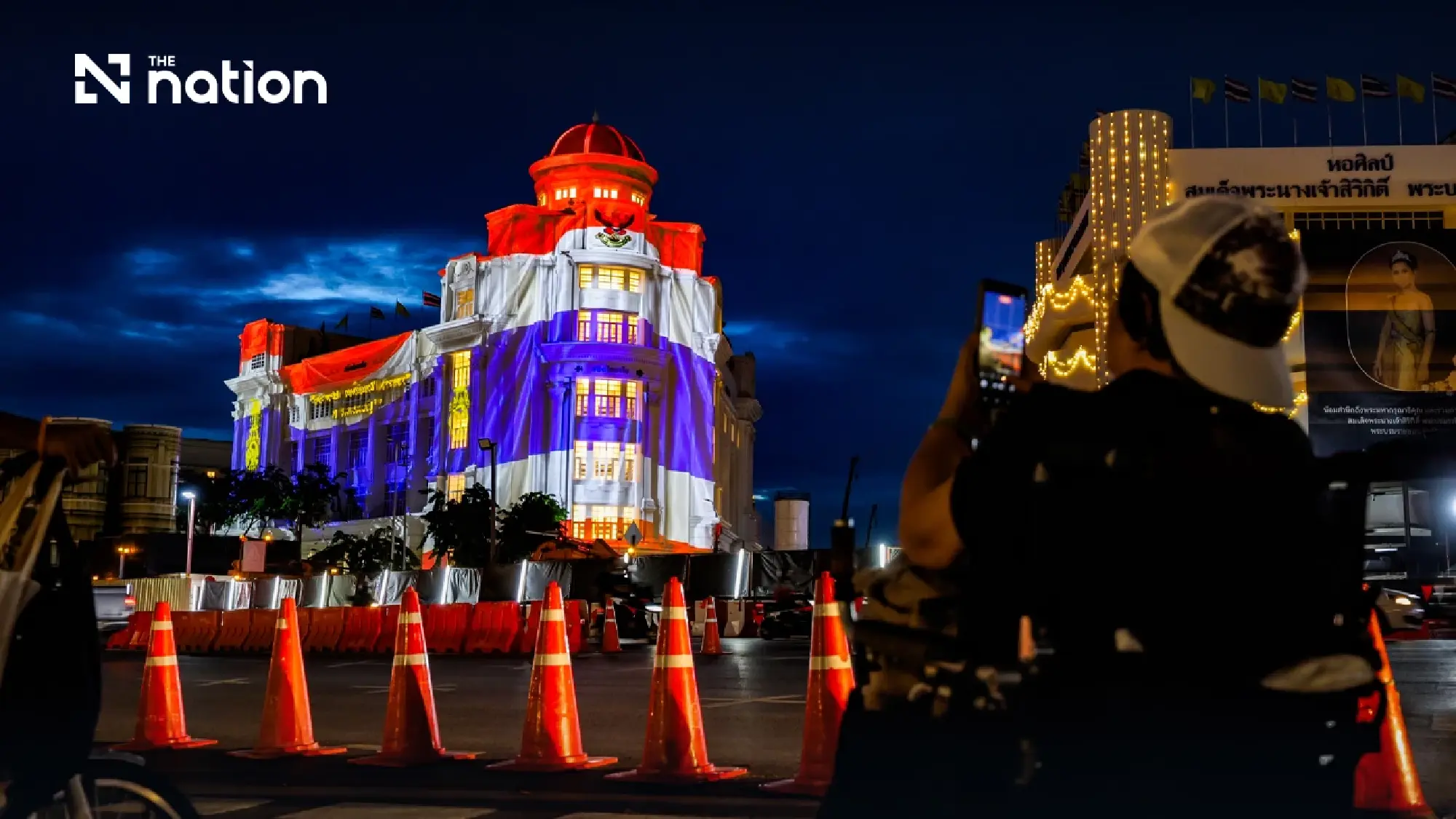 Plan B Illuminates Bangkok Historic Landmark with Royal Tribute