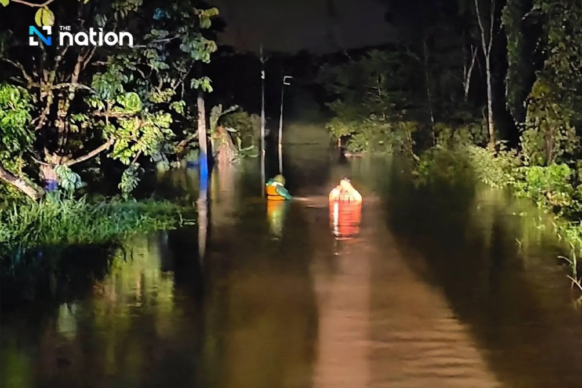 Flash floods hit Chanthaburi homes and resorts as rain alert persists