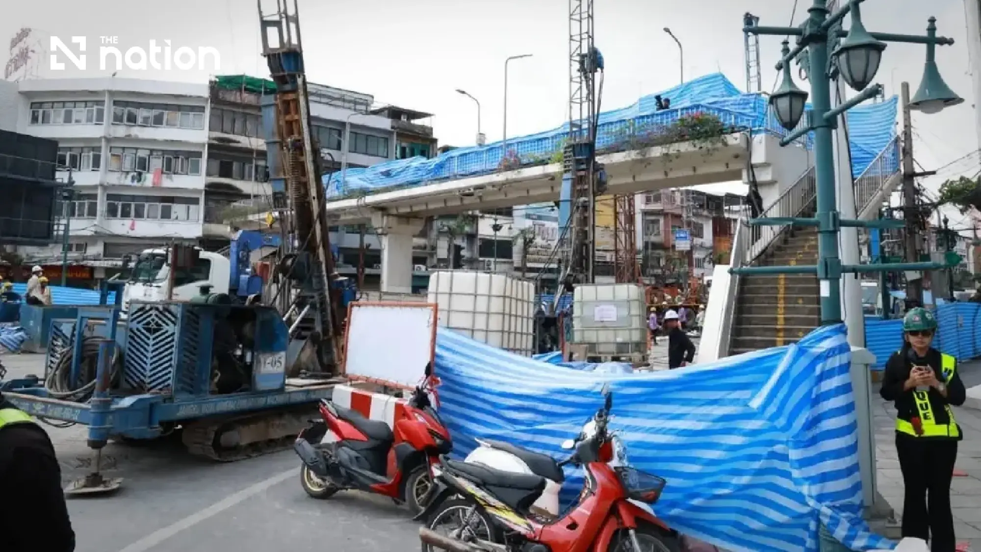 All lanes shut between Wongwian Yai and Ban Khaek after Purple Line tunnel leak