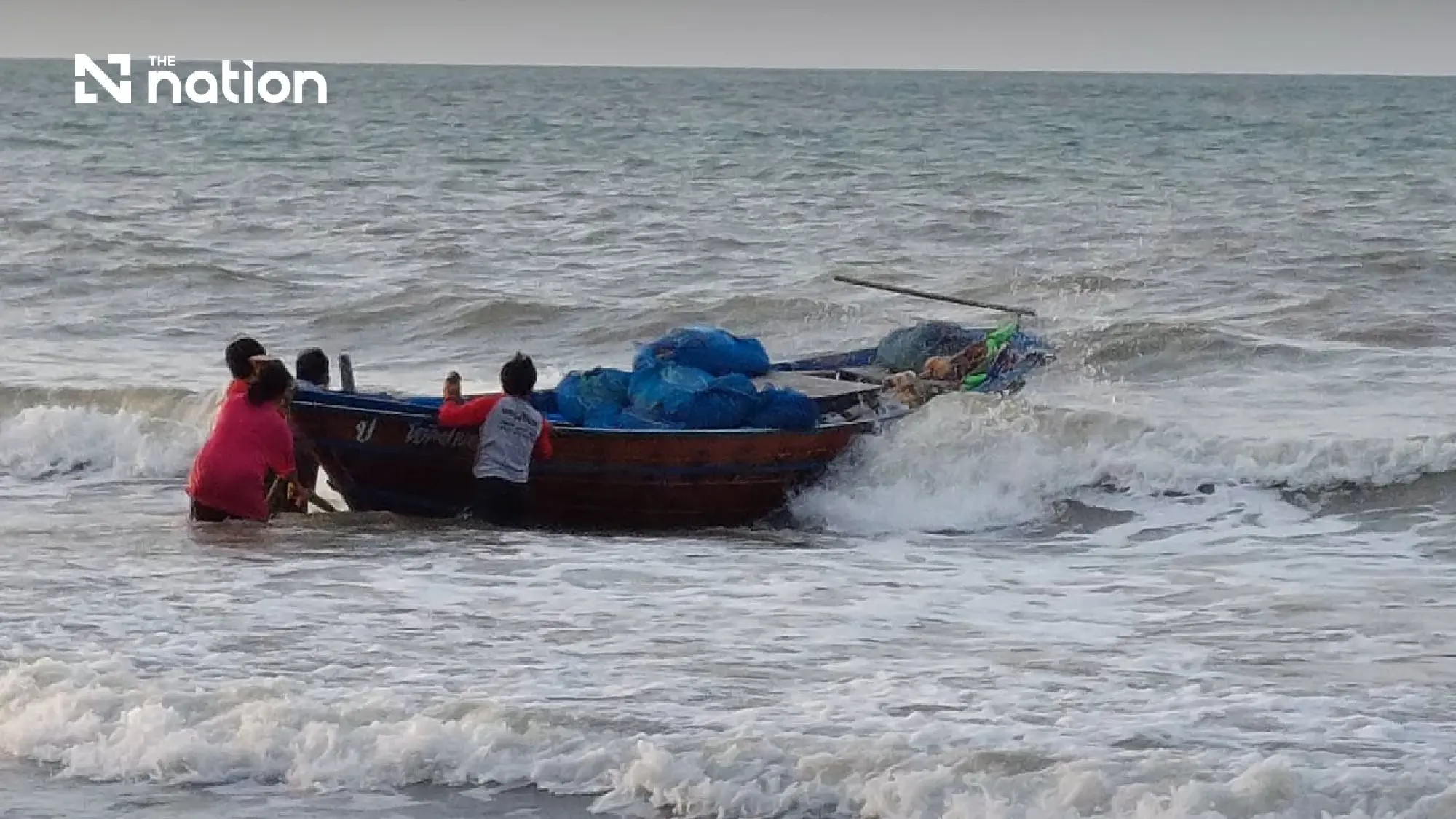 TMD warns of 4-metre waves, heavy rain as monsoon strengthens