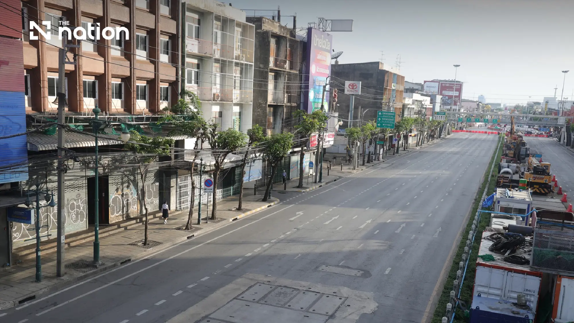 DDPM sends cell broadcast alert to 14 Bangkok districts as Khlong San bans use of unsafe buildings