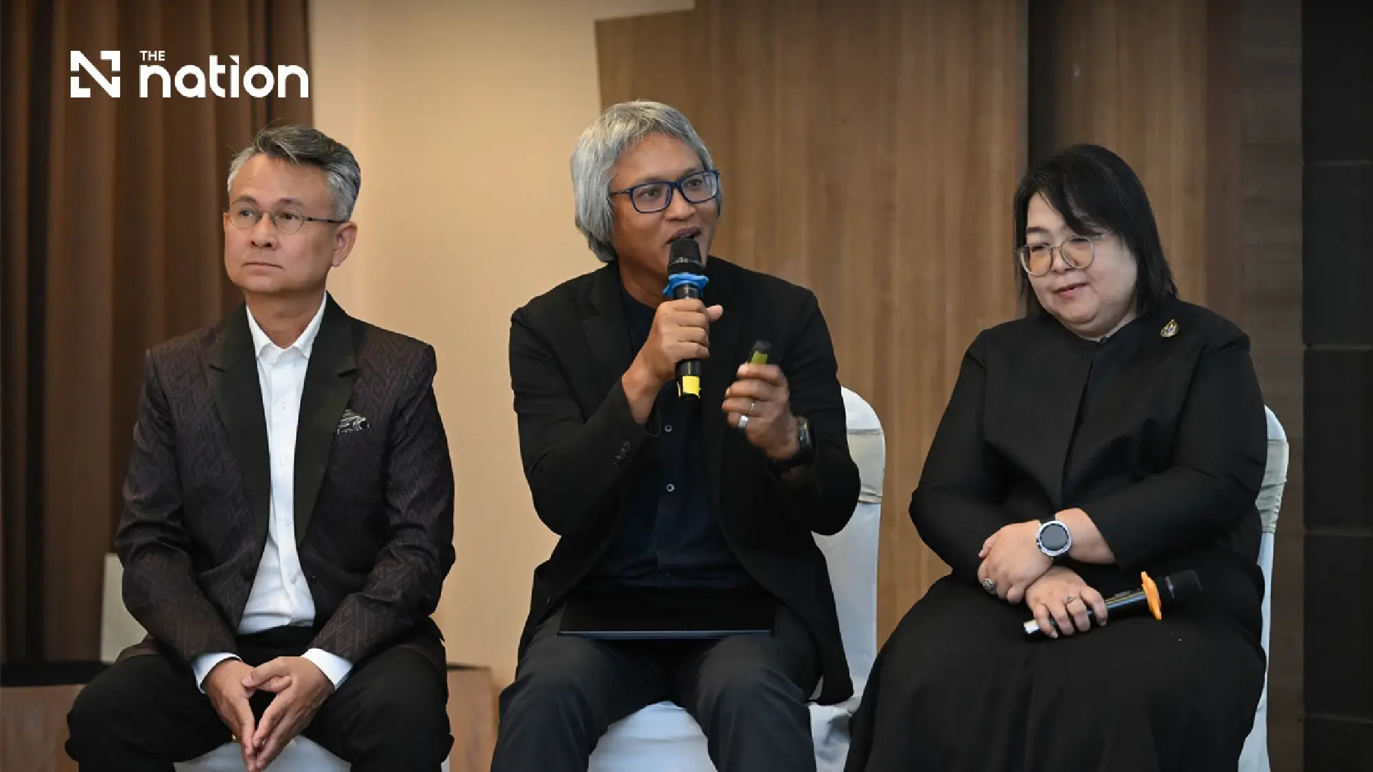 (from left)  Anucha Thirakanont, Asa Piwkhum and Kittiporn Chaiboon