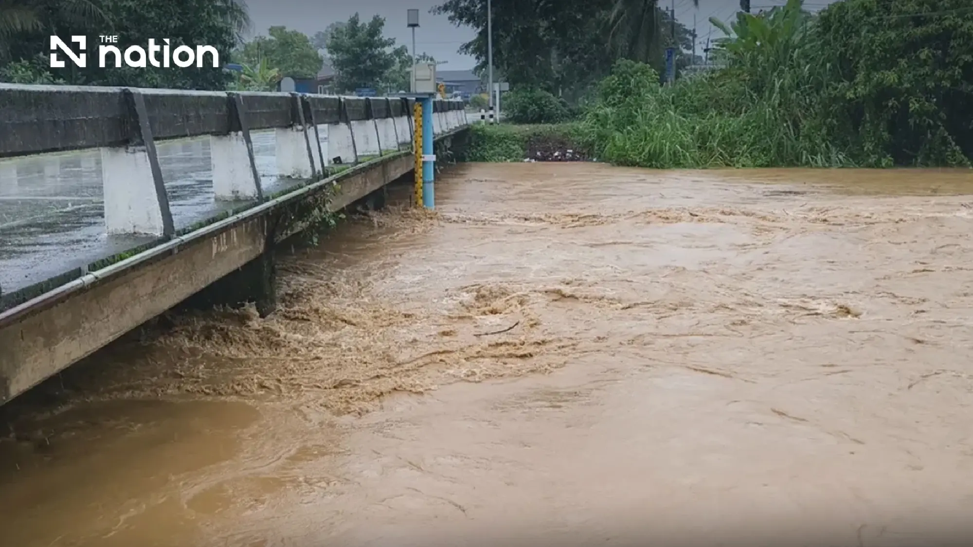 Maysak triggers flash floods in Trat as DDPM deploys 30 rescue boats