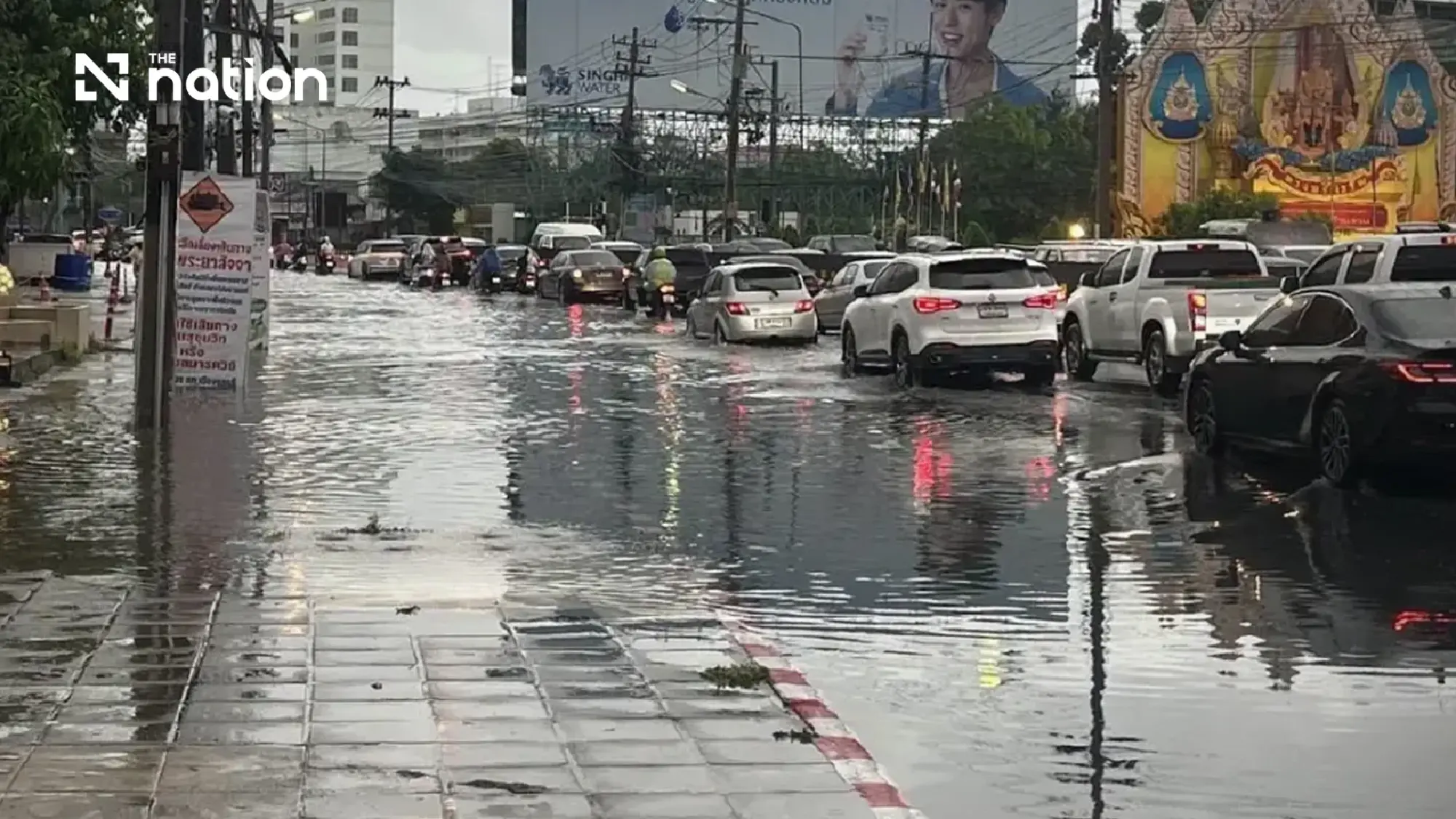 Chon Buri roads flooded as heavy rain hits Sukhumvit and Pattaya-bound routes