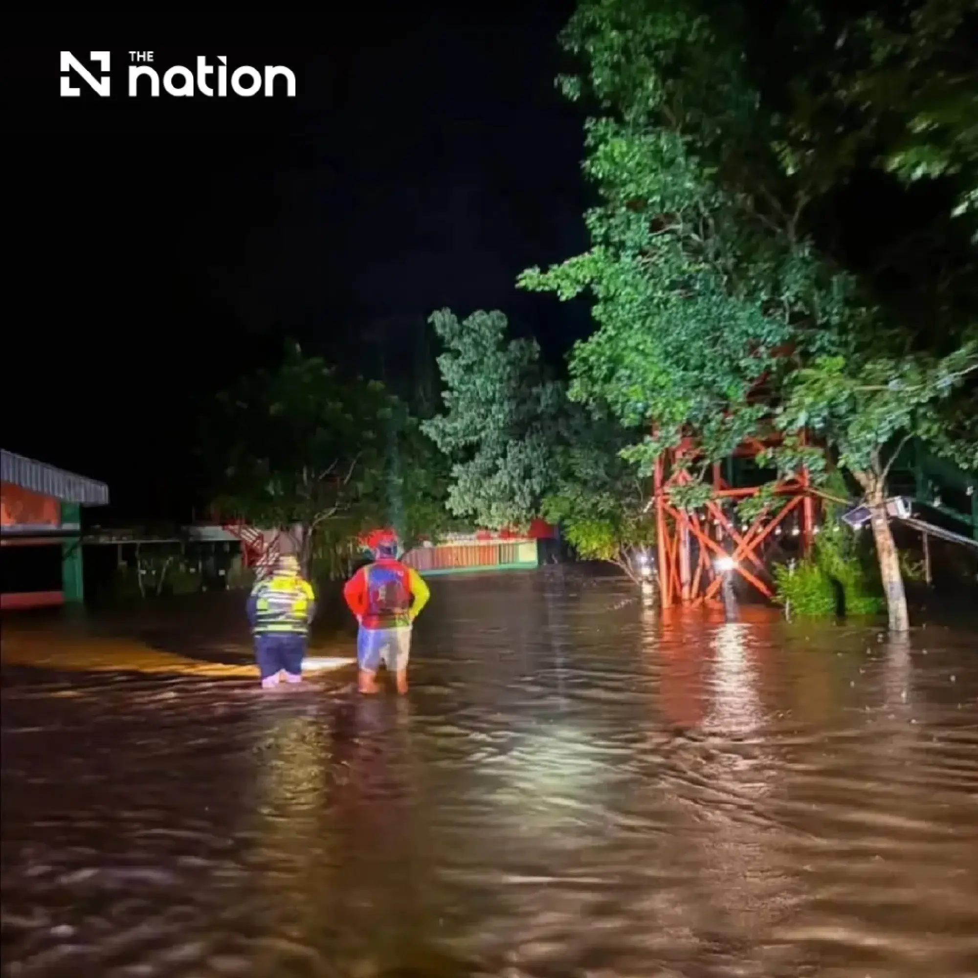 Flash floods hit Chanthaburi homes and resorts as rain alert persists