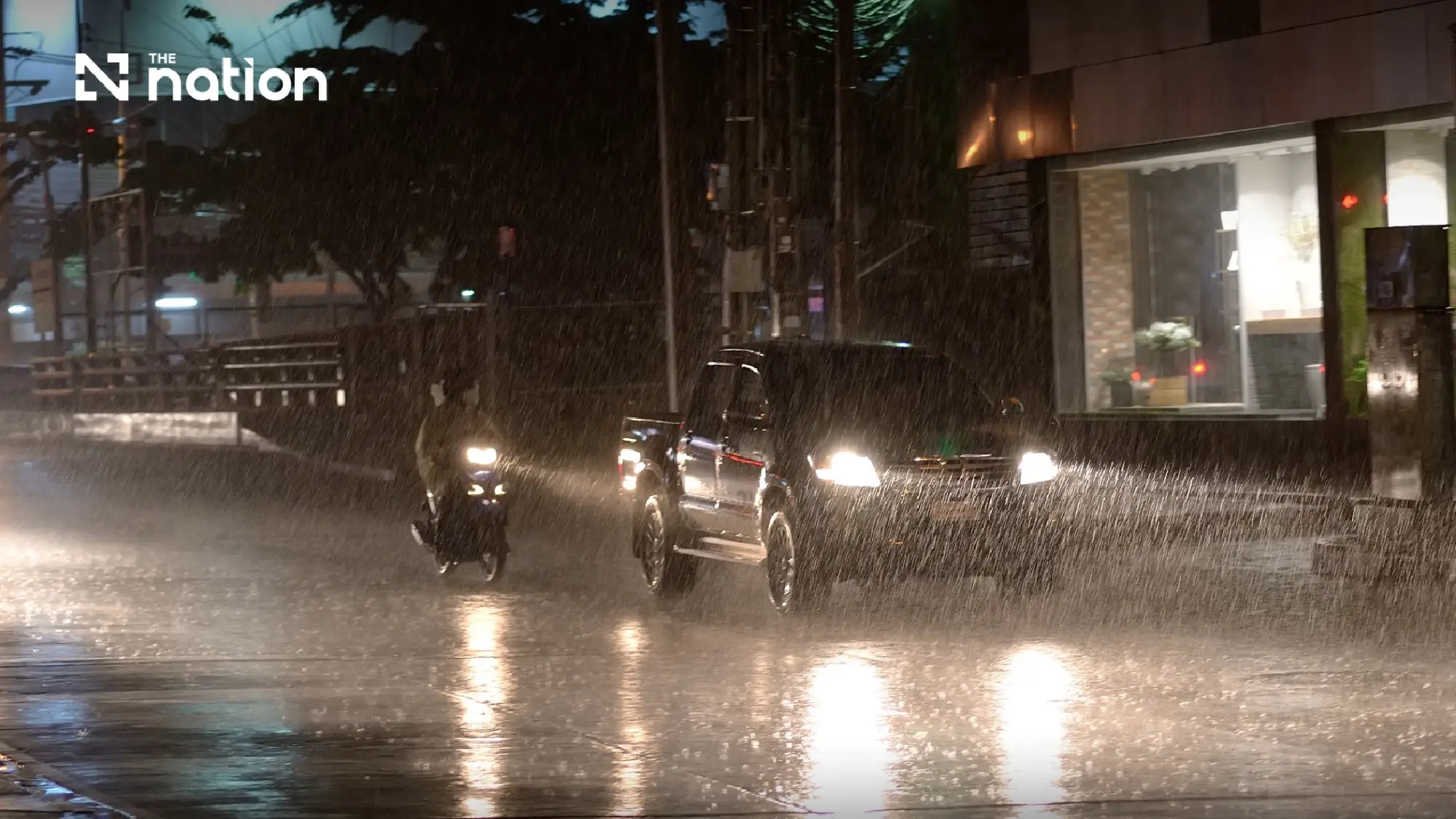 Heavy rain hits 29 provinces as waves top four metres