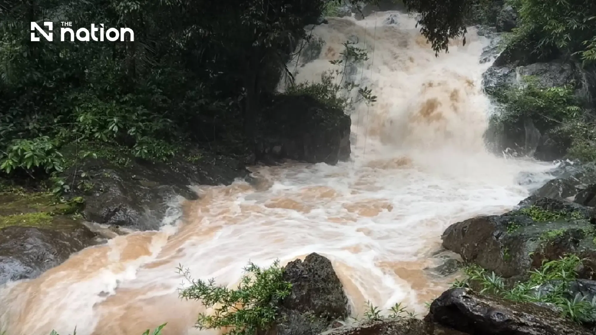 Maysak triggers flash floods in Trat as DDPM deploys 30 rescue boats