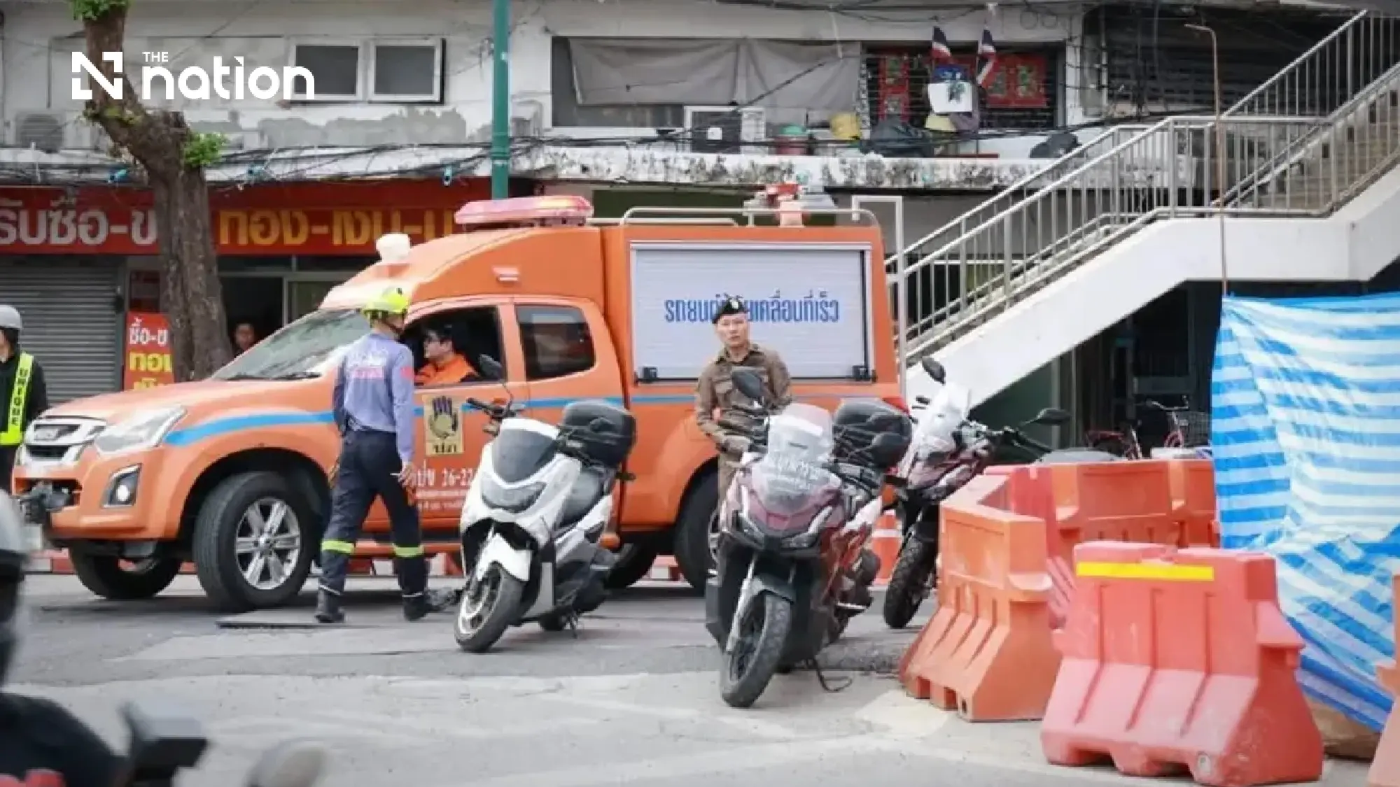 All lanes shut between Wongwian Yai and Ban Khaek after Purple Line tunnel leak