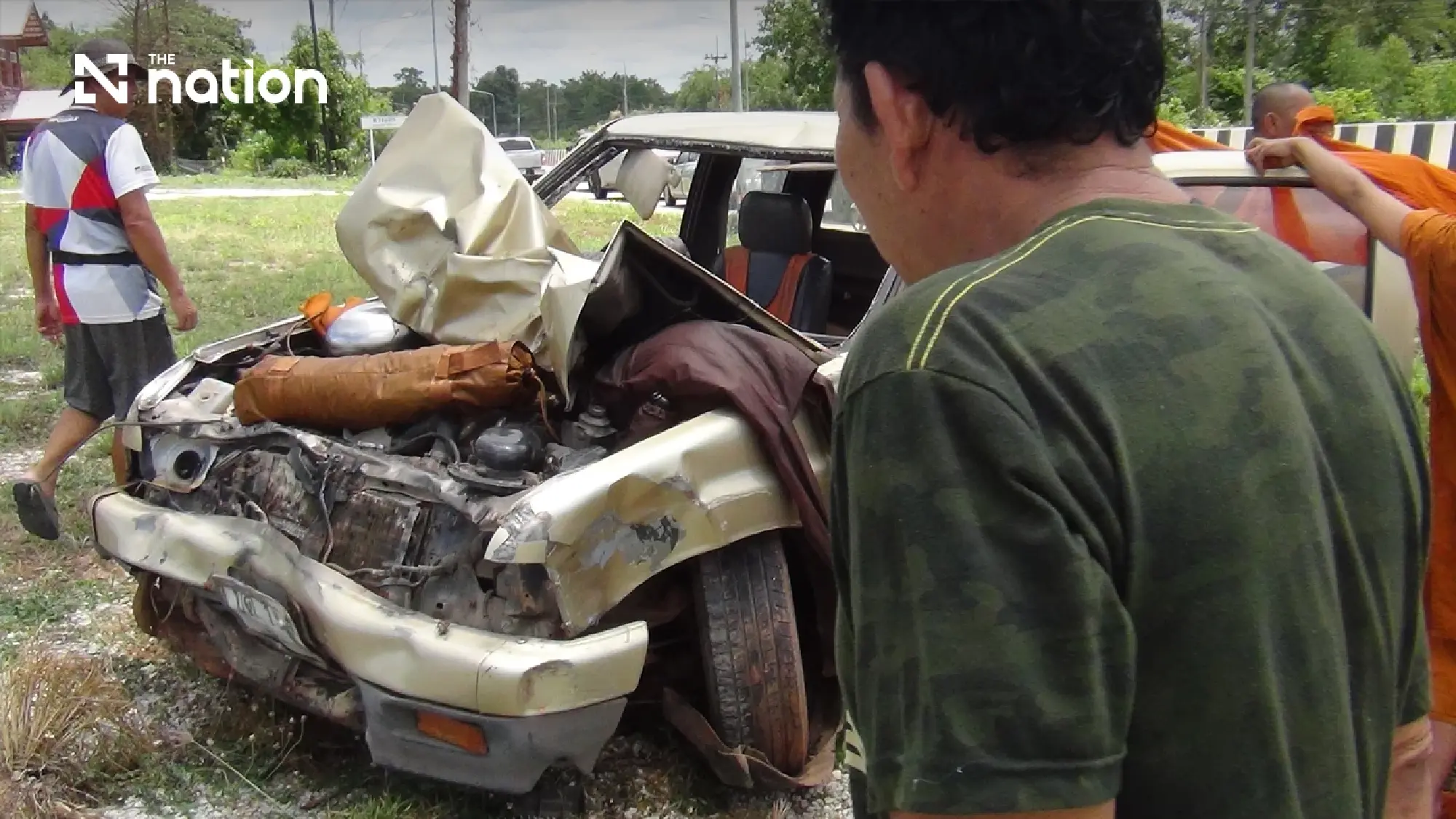 Eight monks killed, 13 injured after 11-year-old allegedly crashes pickup into pilgrimage group in Mukdahan