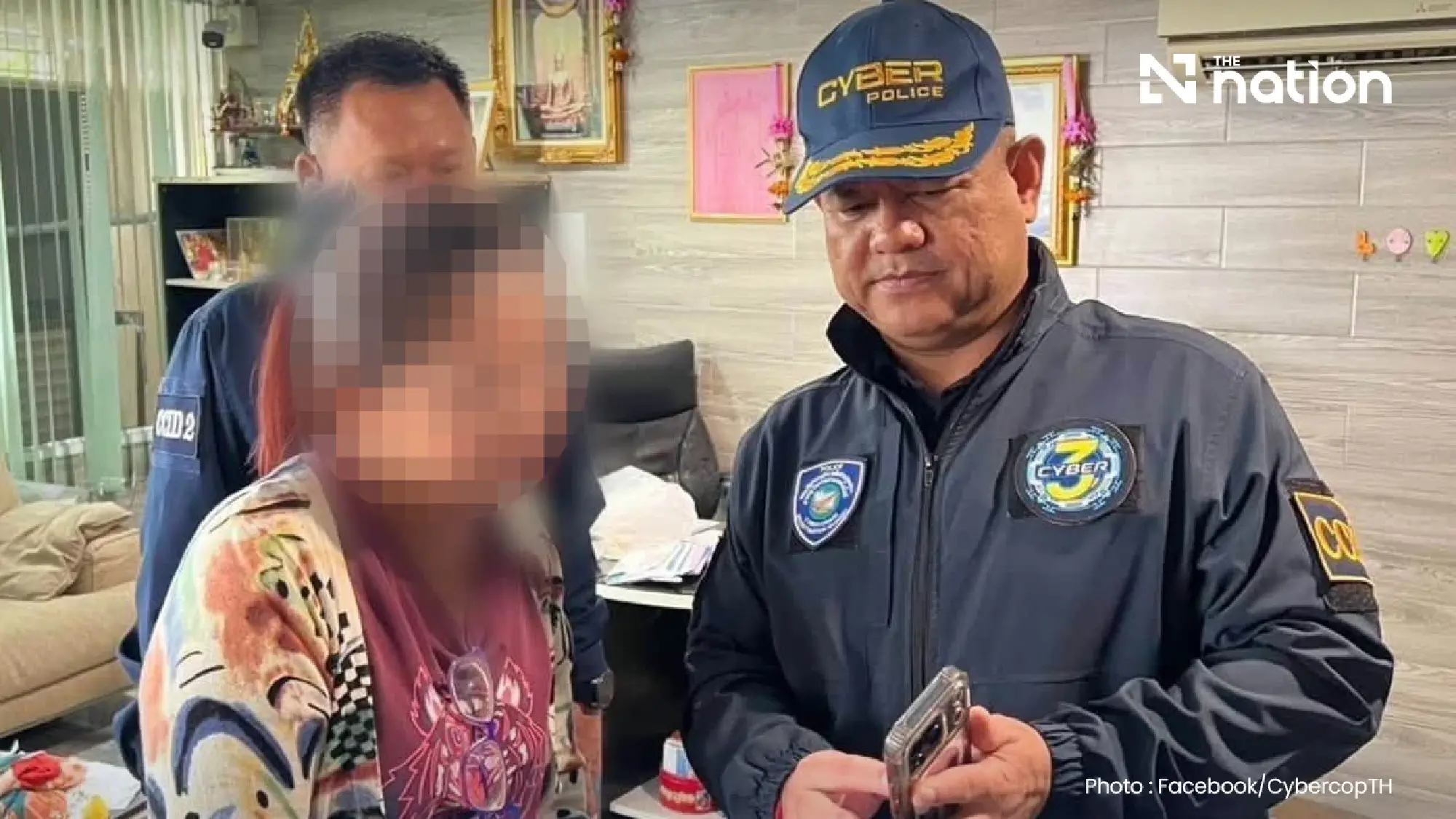 Call-centre gang tricks university student out of THB3.6m