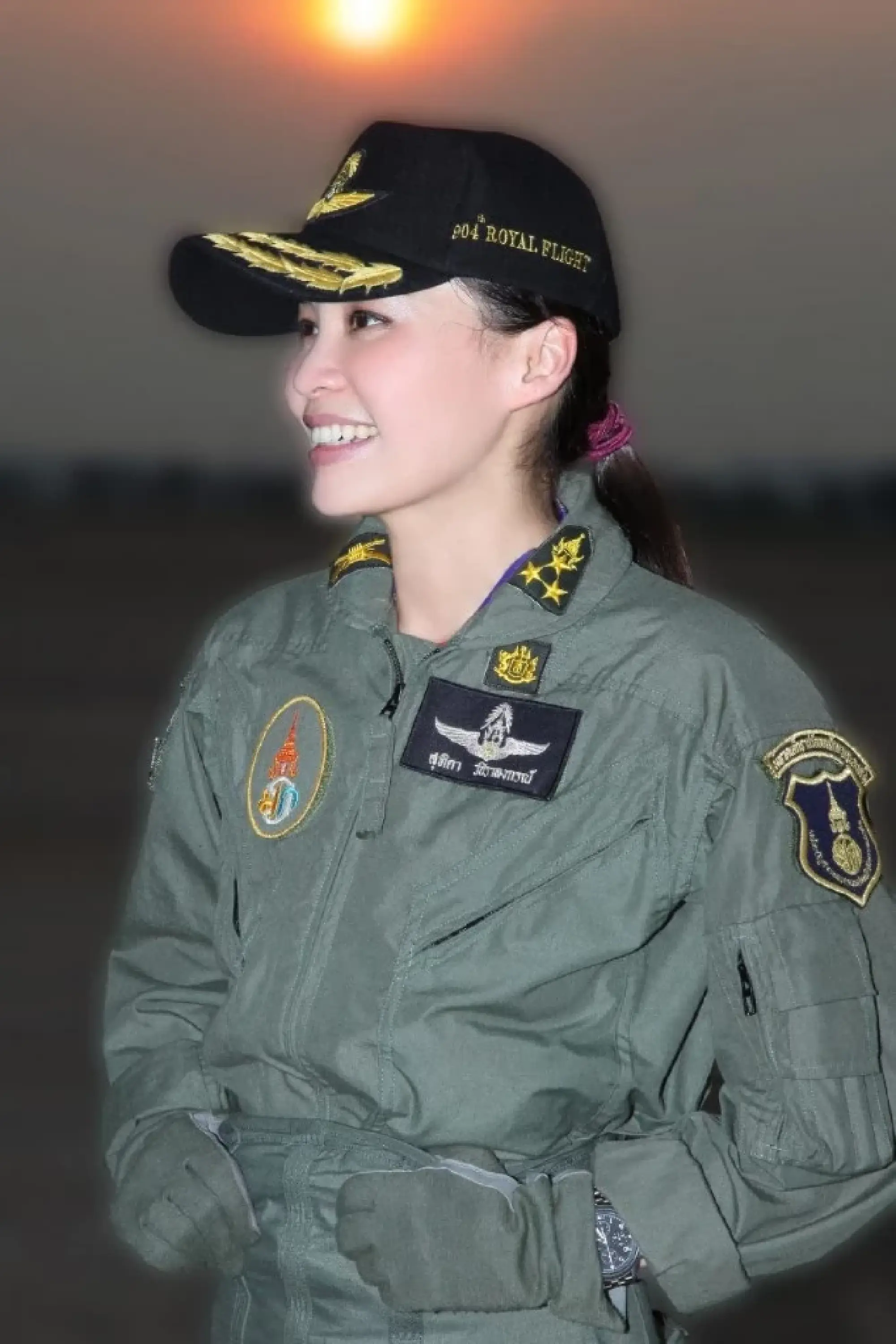 Queen Suthida undertakes advanced Gripen training at Wing 7