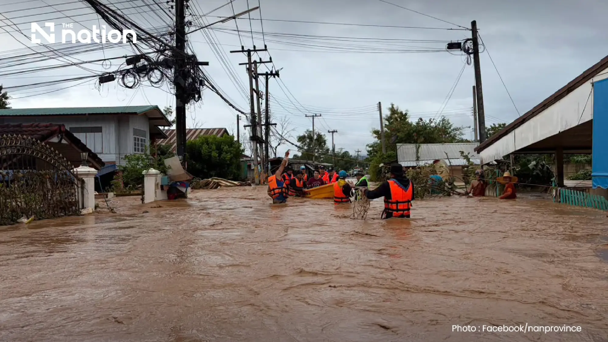 Nan River rise triggers flood alerts across three districts