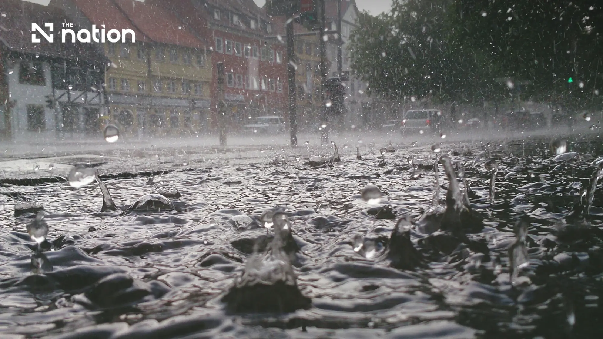 Monsoon trough brings heavy rain and 60% storms to Bangkok