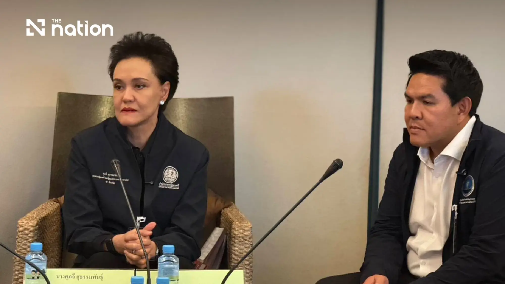 (from left) Suphajee Suthumpun and  Surasak Phancharoenworakul