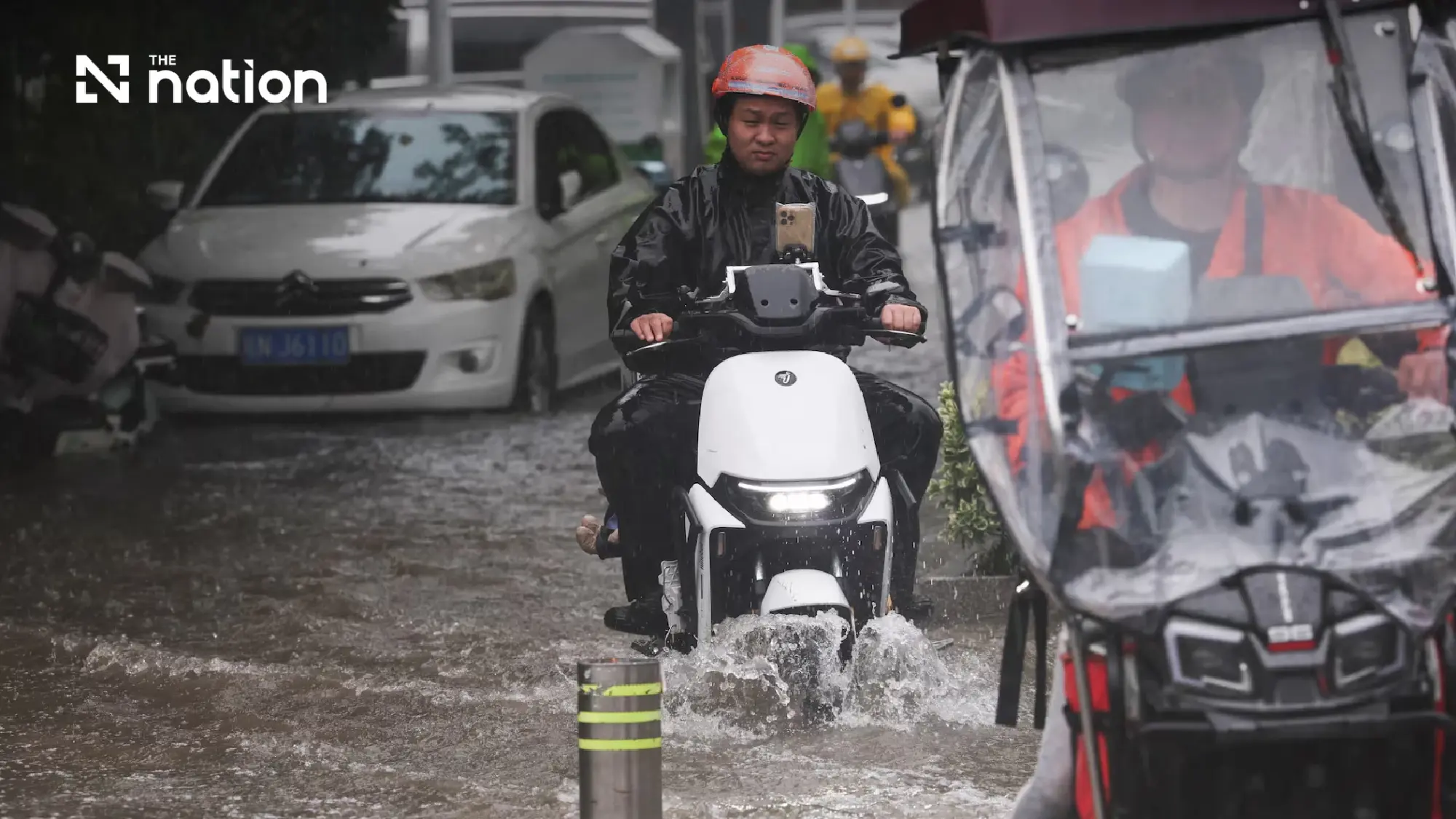 Typhoon Dolphin floods Shanghai as 943 flights cancelled