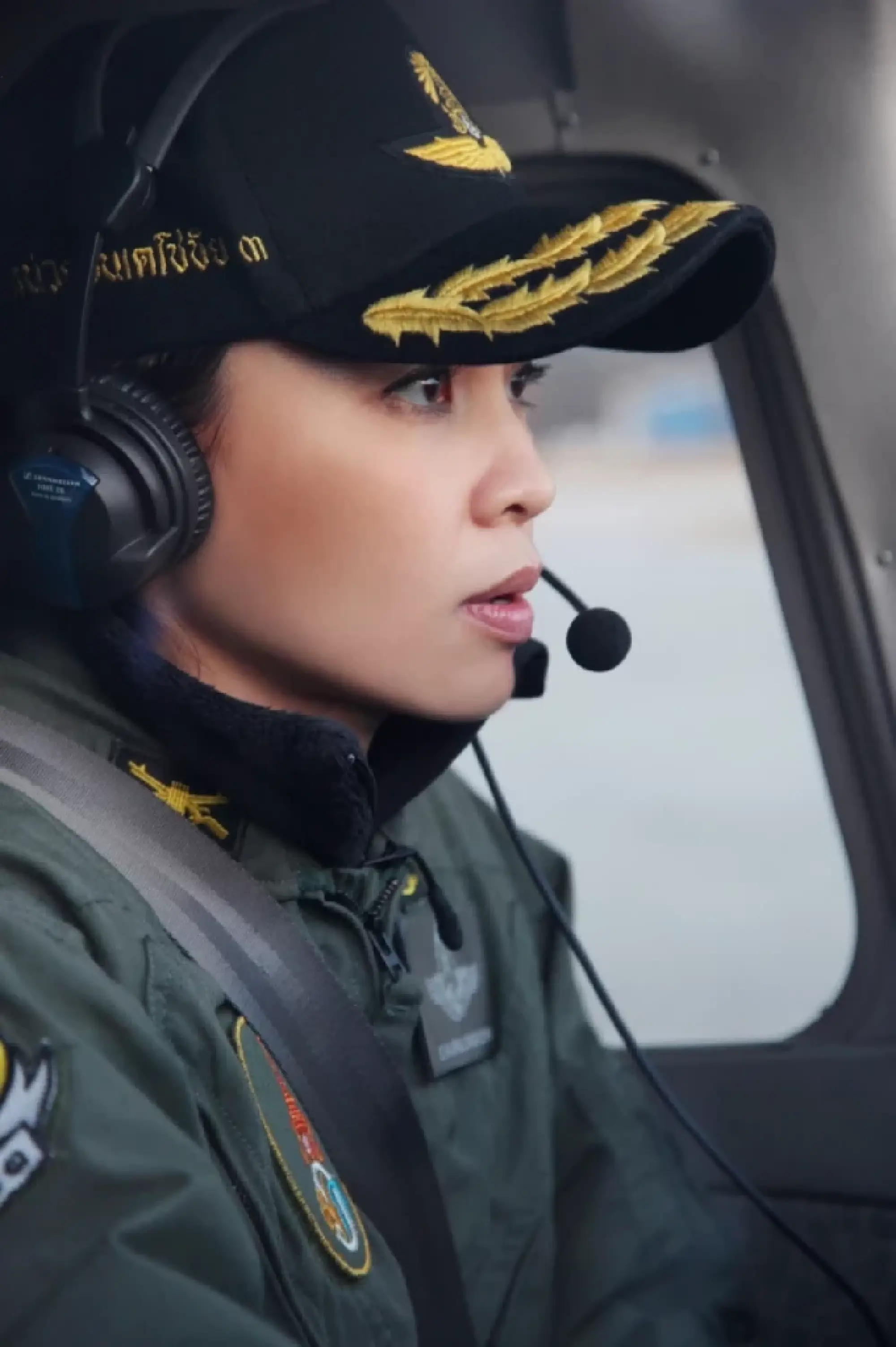 Queen Suthida undertakes advanced Gripen training at Wing 7