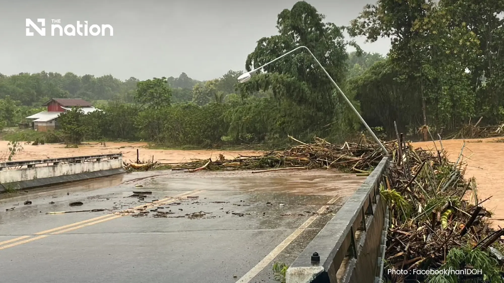 Nan floods force Bangkok–Thung Chang buses to terminate in Pua