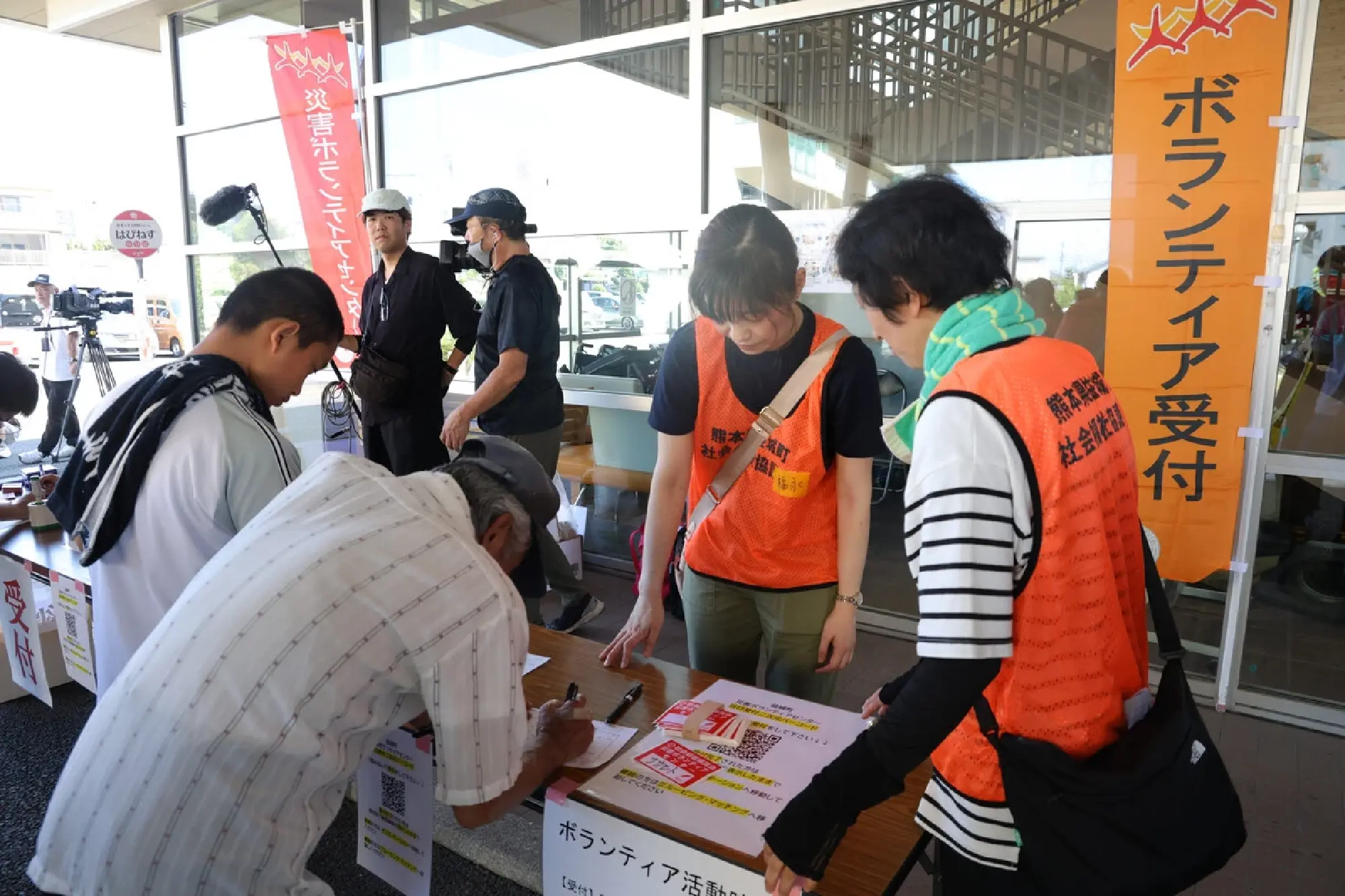 Severe heat, water cuts deepen hardship in quake-hit Kumamoto