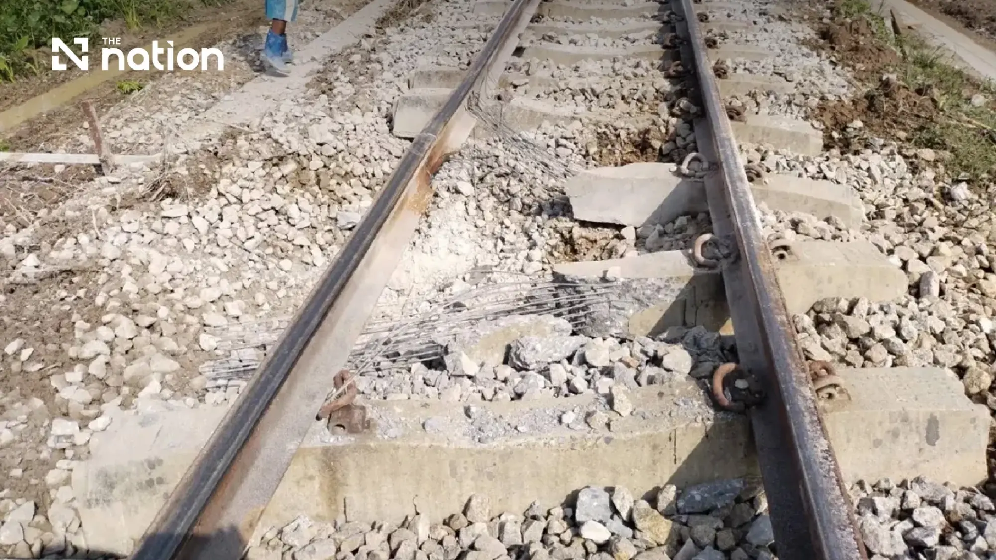 SRT closes Narathiwat rail section after blast damage