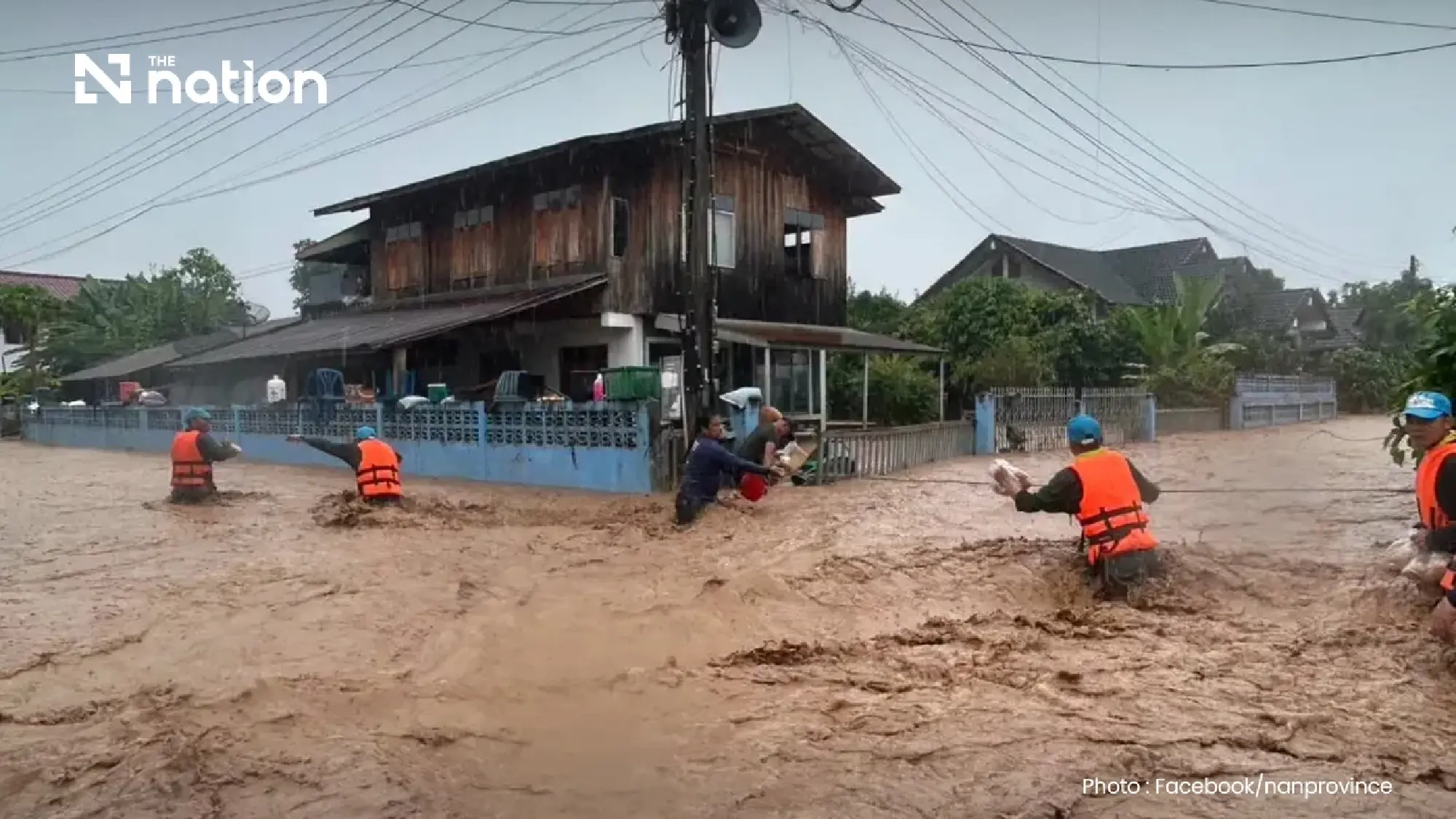 Nan River rise triggers flood alerts across three districts
