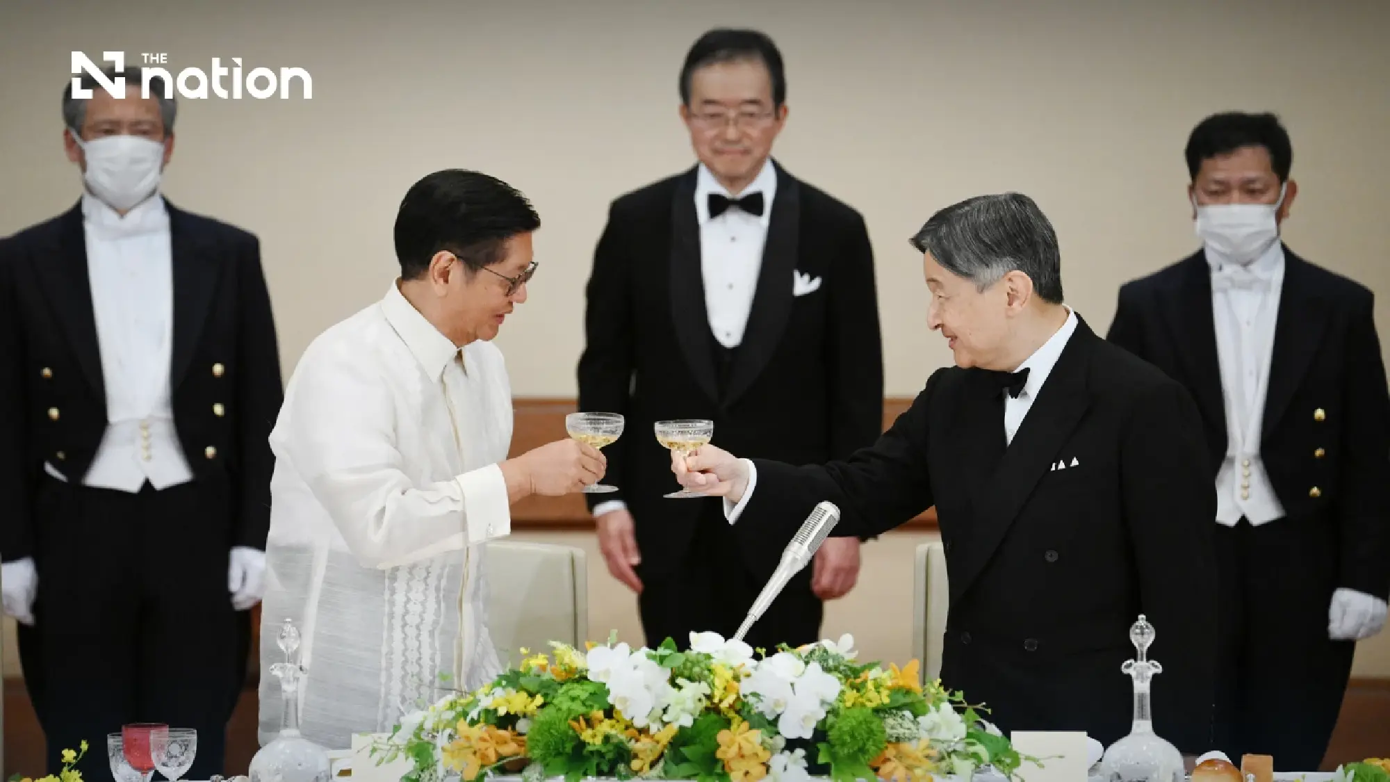 Japan's Emperor Naruhito and Philippine President Ferdinand Marcos Jr. (second from the left) raise a toast at the Imperial Banquet. (c) Jiji Press