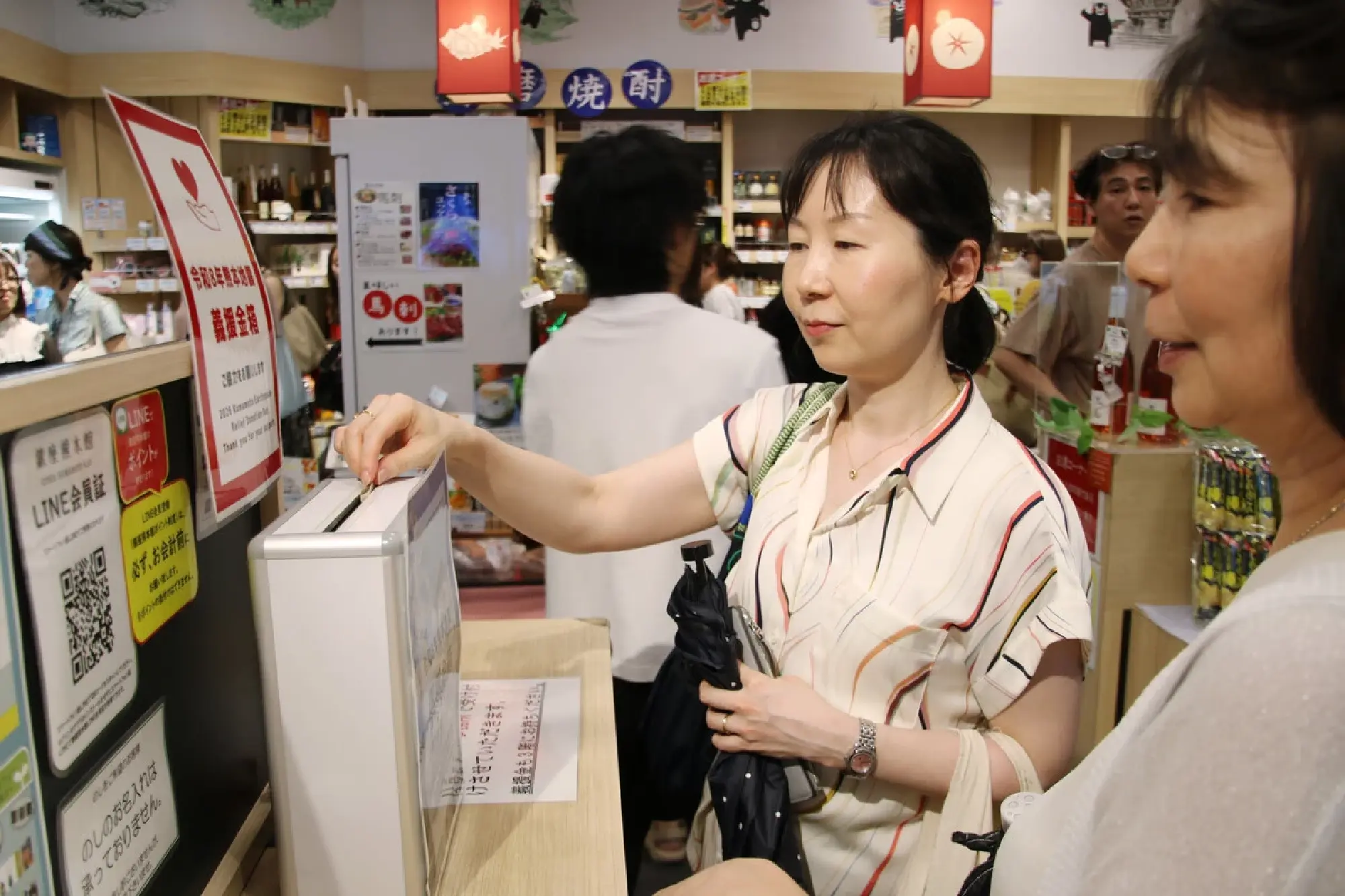 Kumamoto shop in Tokyo heavily crowded with visitors after quake