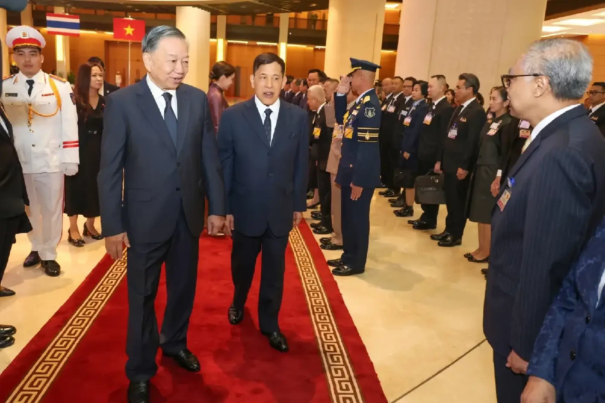 King and Queen attend official welcome ceremony in Vietnam