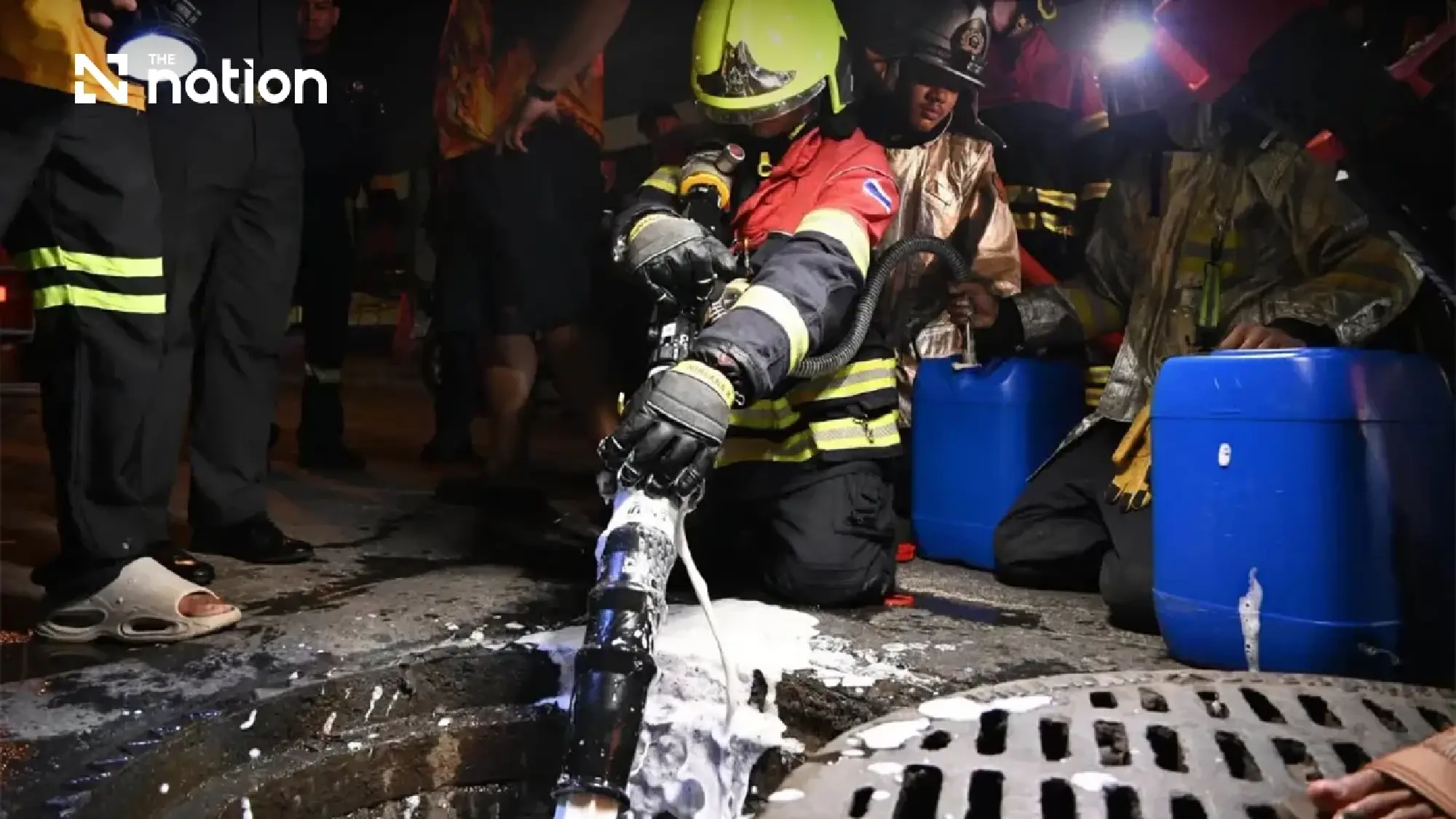 Bangkok races to contain Rama 3 oil leak and warns against sparks
