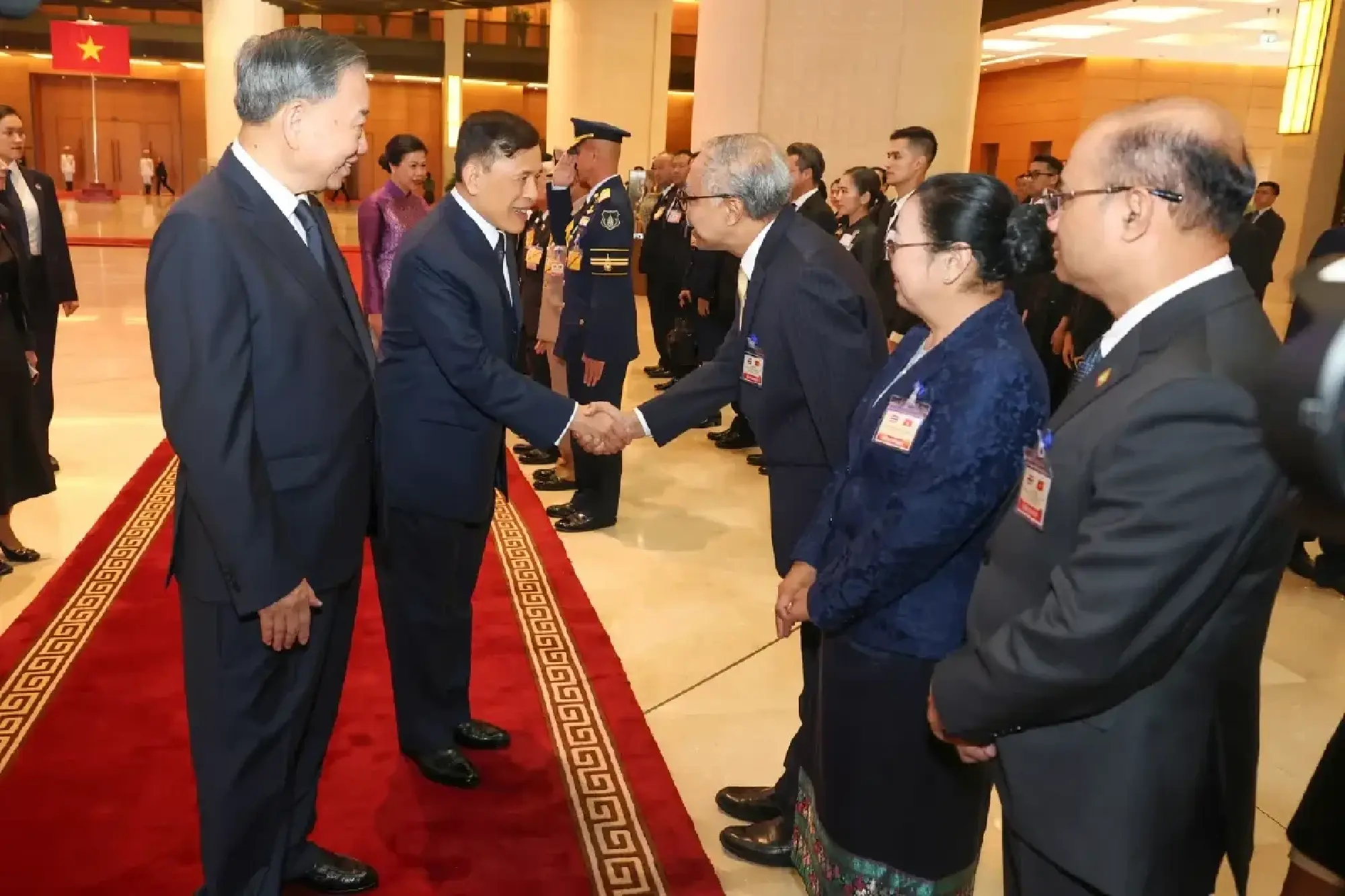 King and Queen attend official welcome ceremony in Vietnam