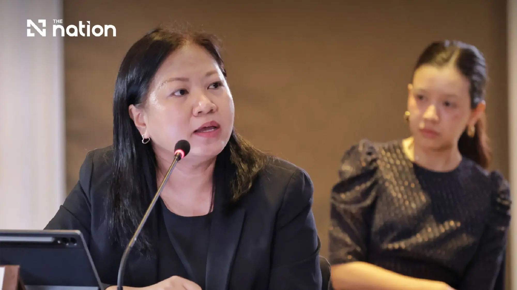Dr Napaporn Tangtinthai, director of the Climate Finance and Investment Subdivision in the Strategy and International Cooperation Division at the Department of Climate Change and Environment (left)