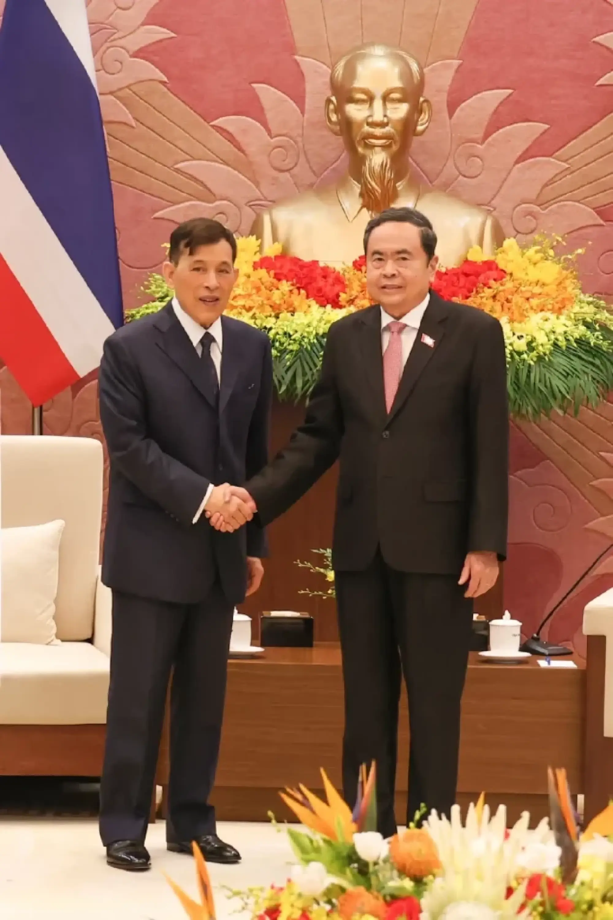 King and Queen attend official welcome ceremony in Vietnam